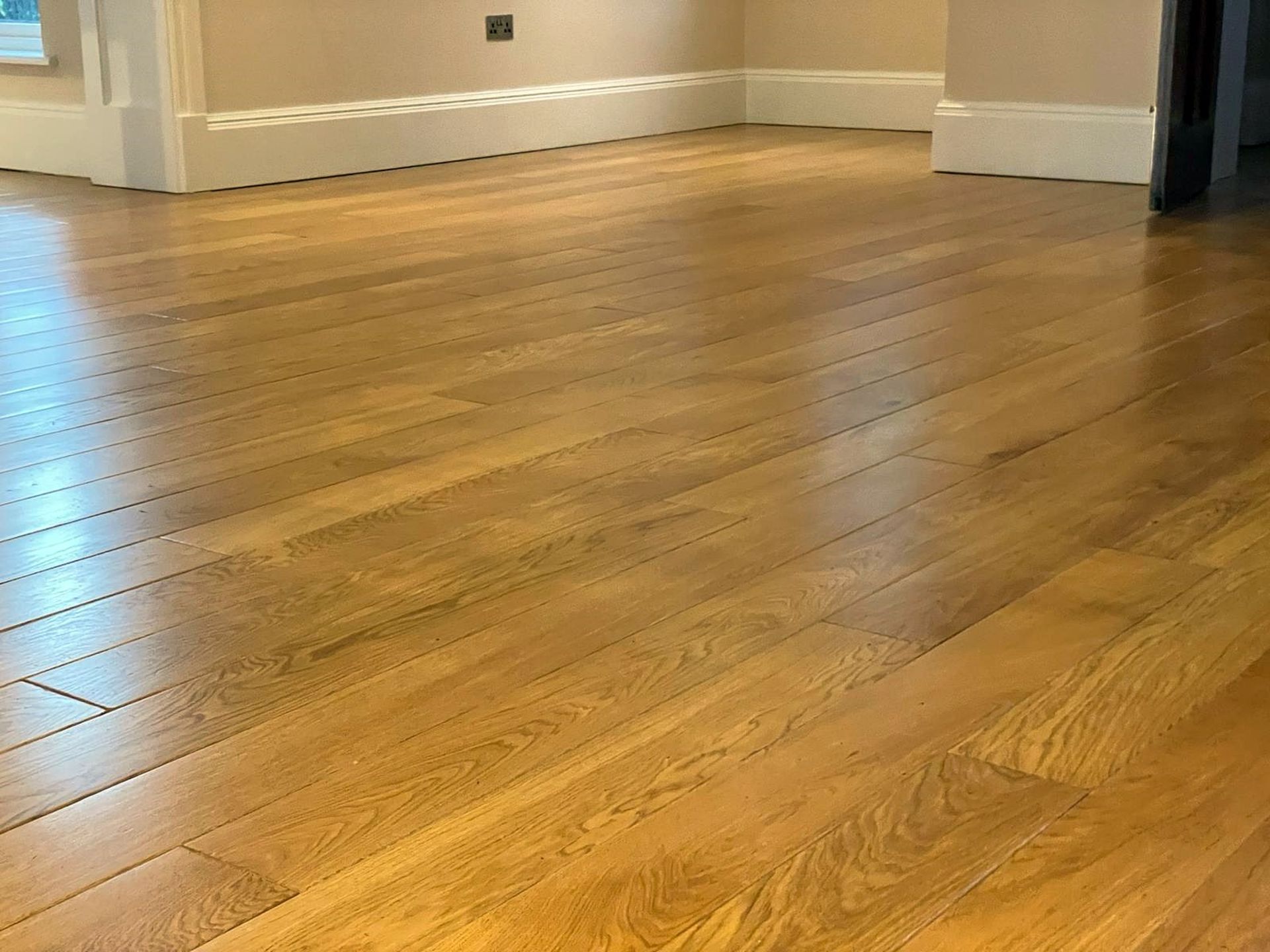 Large Area of Fine Oak Hardwood Flooring - 8.8 x 6.5 Metres - NO VAT ON THE HAMMER - Image 2 of 6