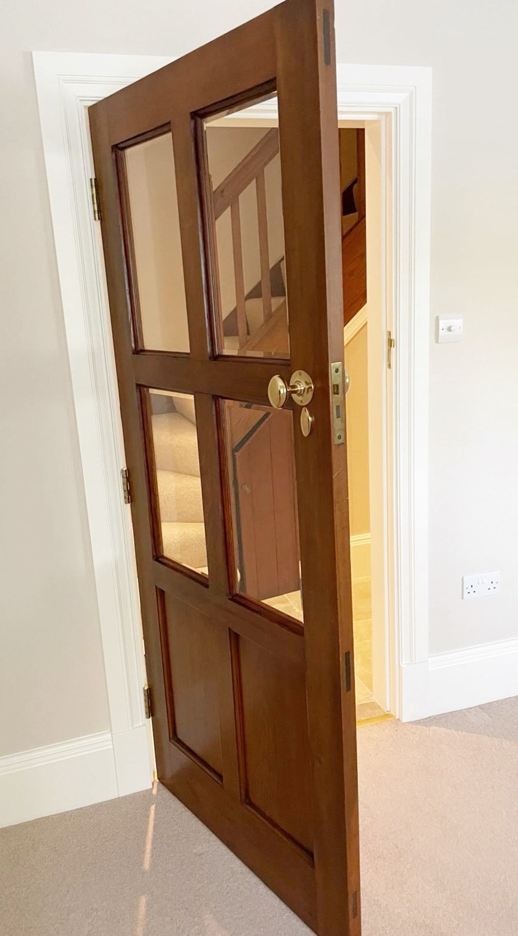 1 x Solid Wood Lockable Internal Door - Includes Handles and Hinges - Ref: PAN130 - NO VAT - Image 3 of 8