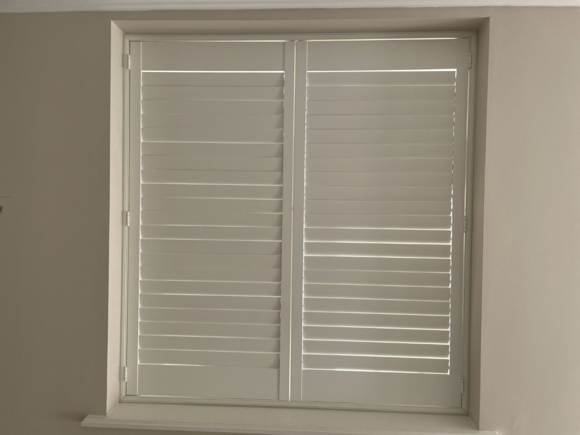 1 x Hardwood Timber Double Glazed Window Frames fitted with Shutter Blinds, In White - Ref: PAN105 - Image 8 of 11