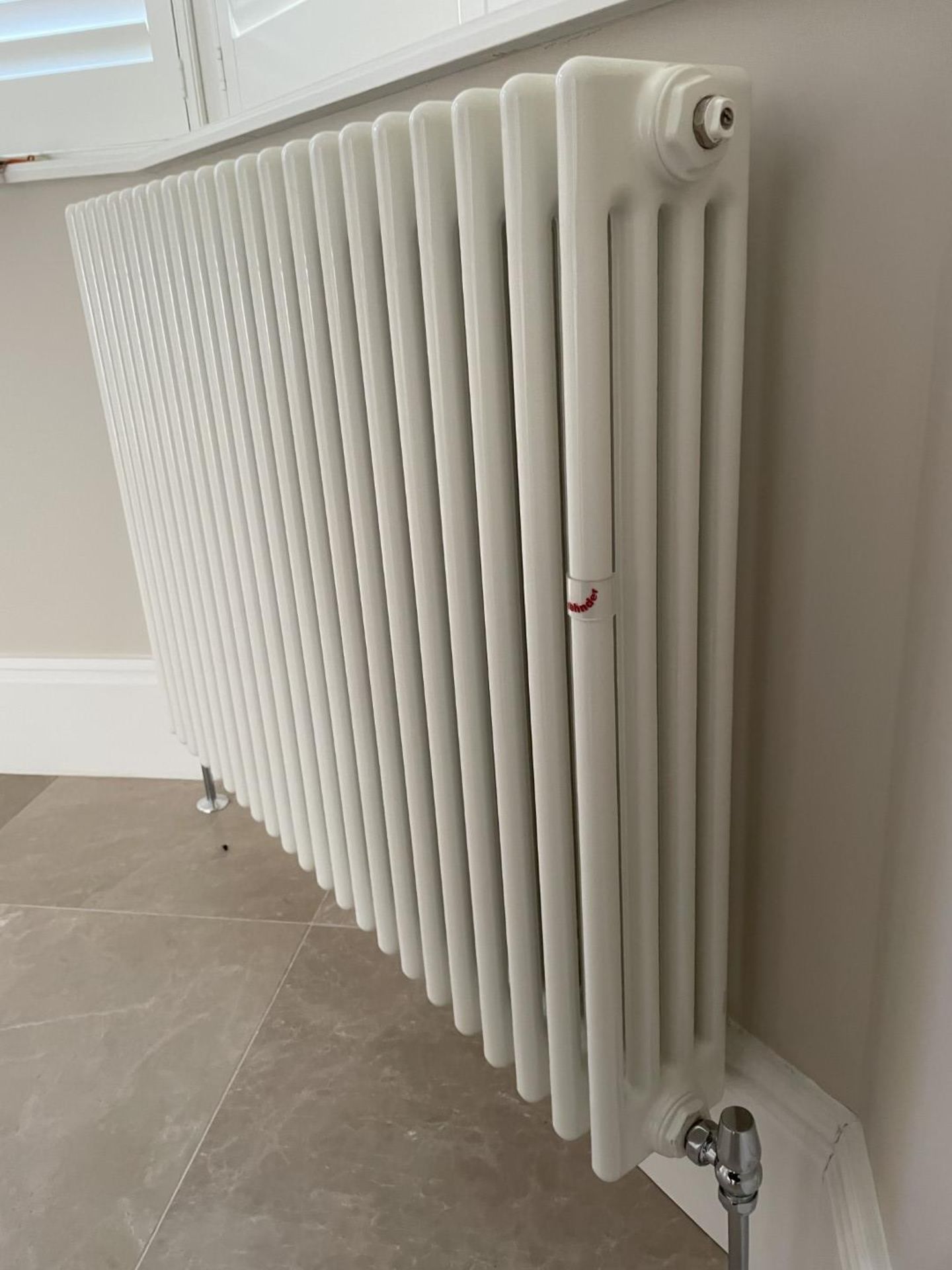 1 x ZEHNDER 'Charleston' Tubular 4 Column Horizontal Radiator in White - Original Value £1,000 - Image 10 of 11