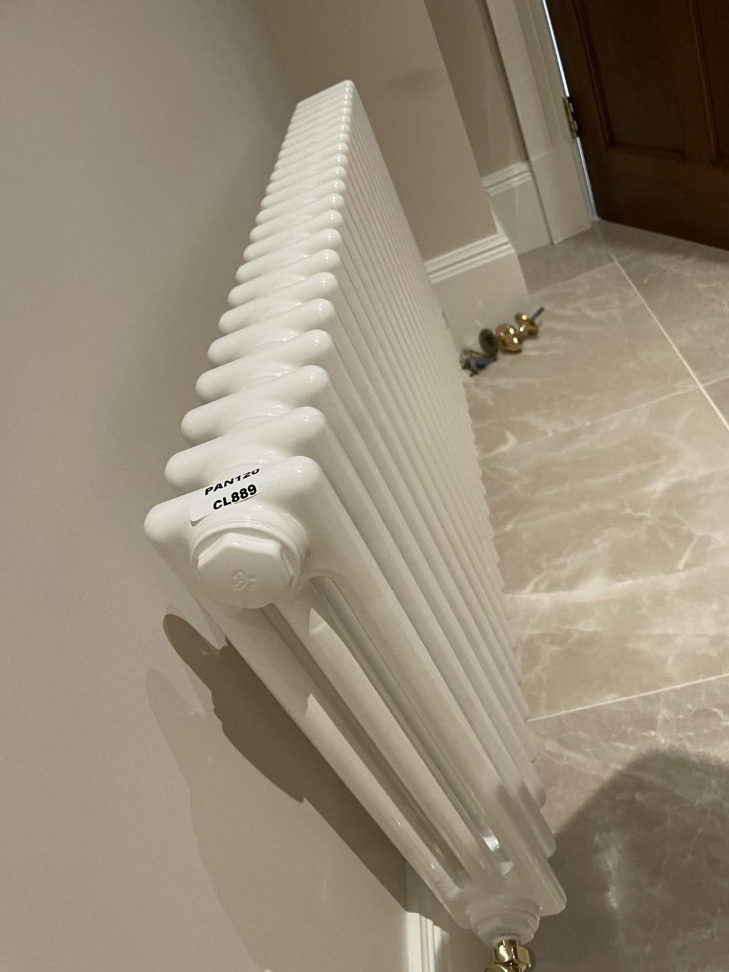 1 x ZEHNDER Traditional Tubular 3 Column Horizontal Radiator in White - Original Value £720.00 - Image 3 of 7