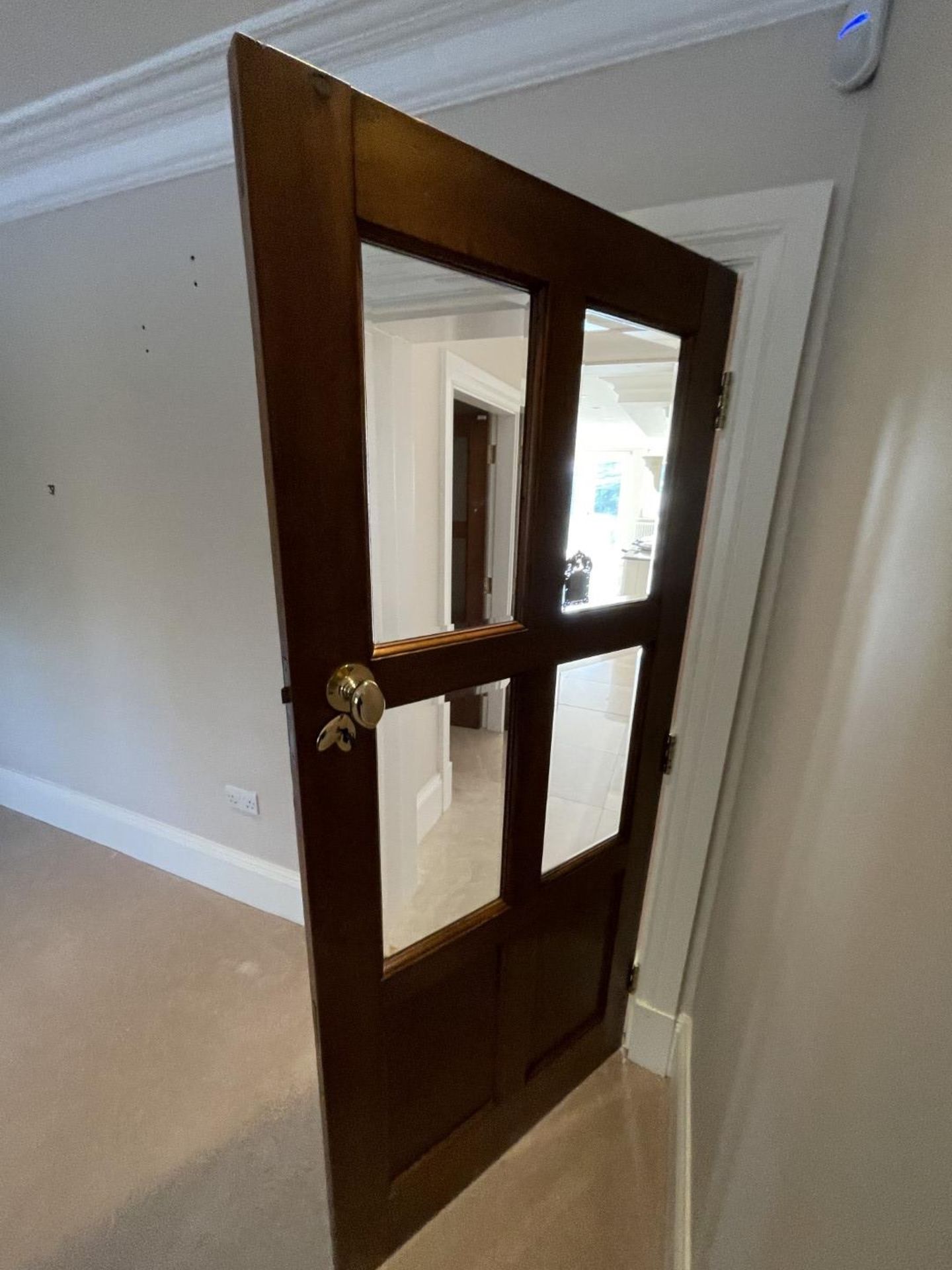 1 x Solid Wood Lockable Internal Door - Ref: PAN123 - CL896 - NO VAT ON THE HAMMER - Image 9 of 30