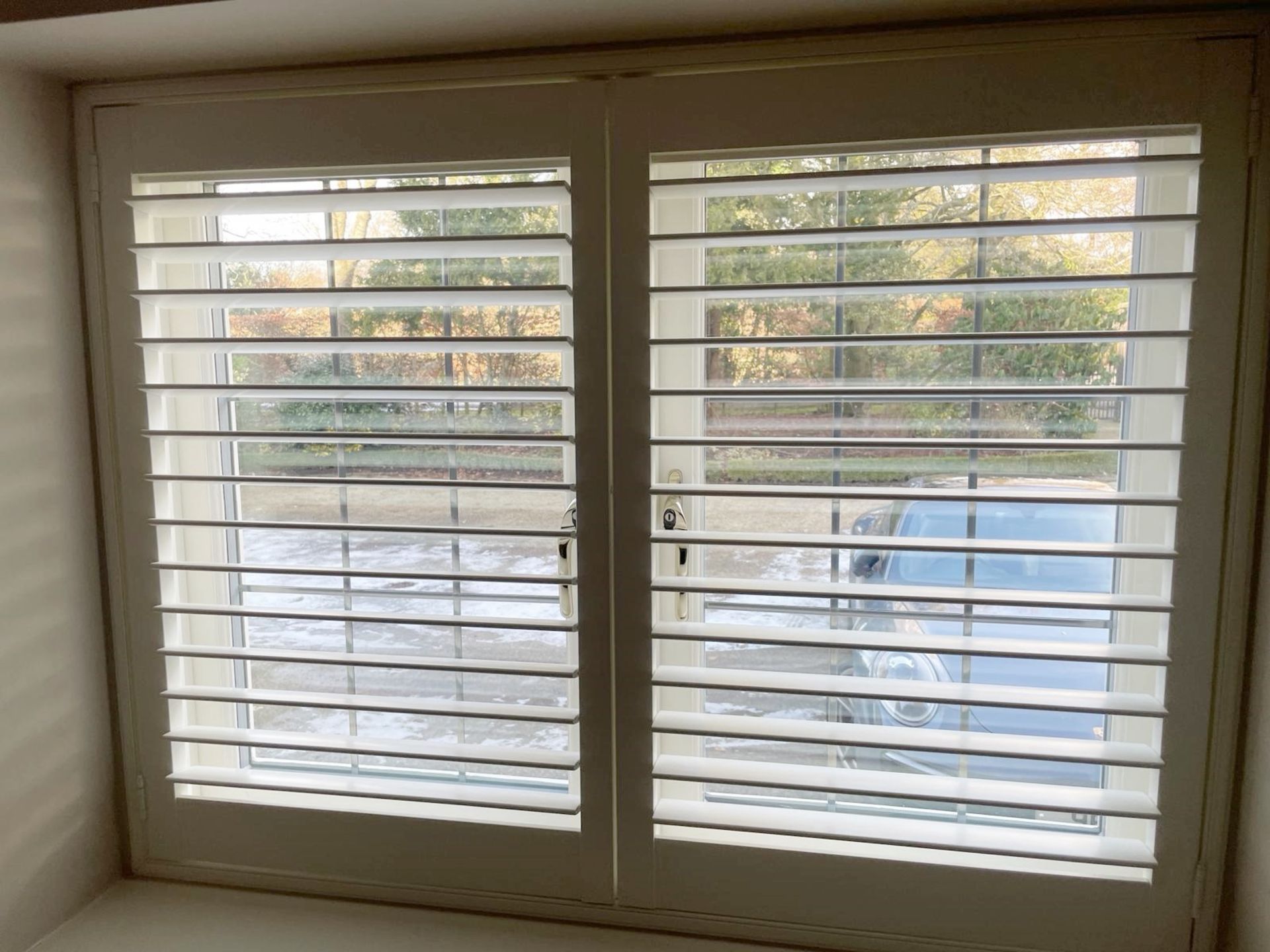 1 x Hardwood Timber Double Glazed Leaded 2-Pane Window Frame fitted with Shutter Blinds - Image 7 of 12
