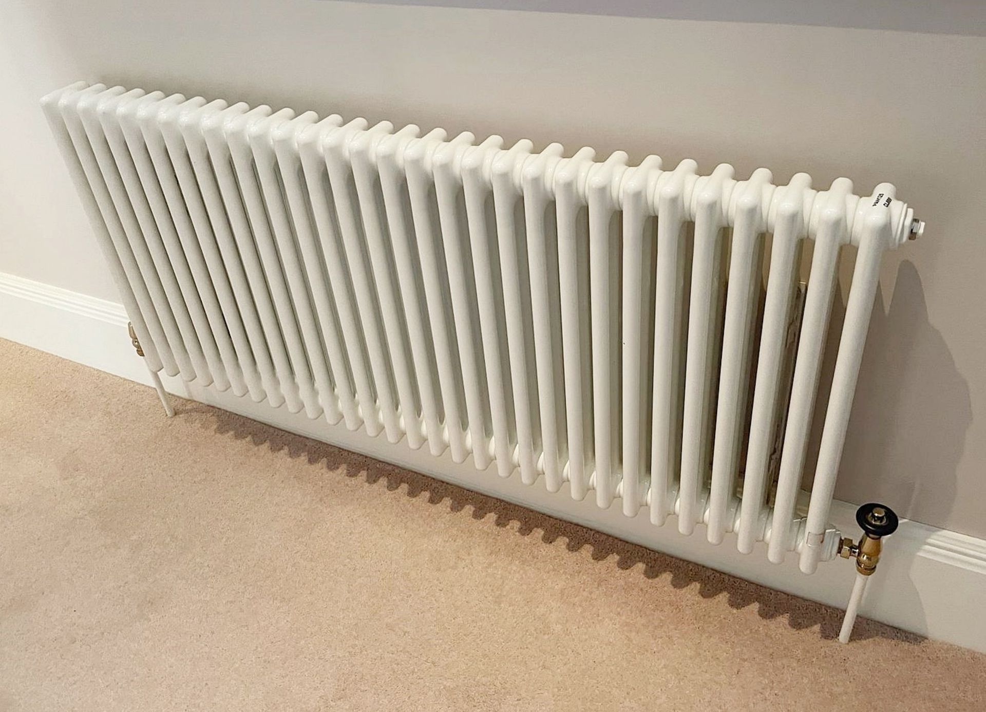 1 x ZEHNDER Traditional Tubular 3 Column Horizontal Radiator in White - Original Value £1,080 - Image 2 of 7