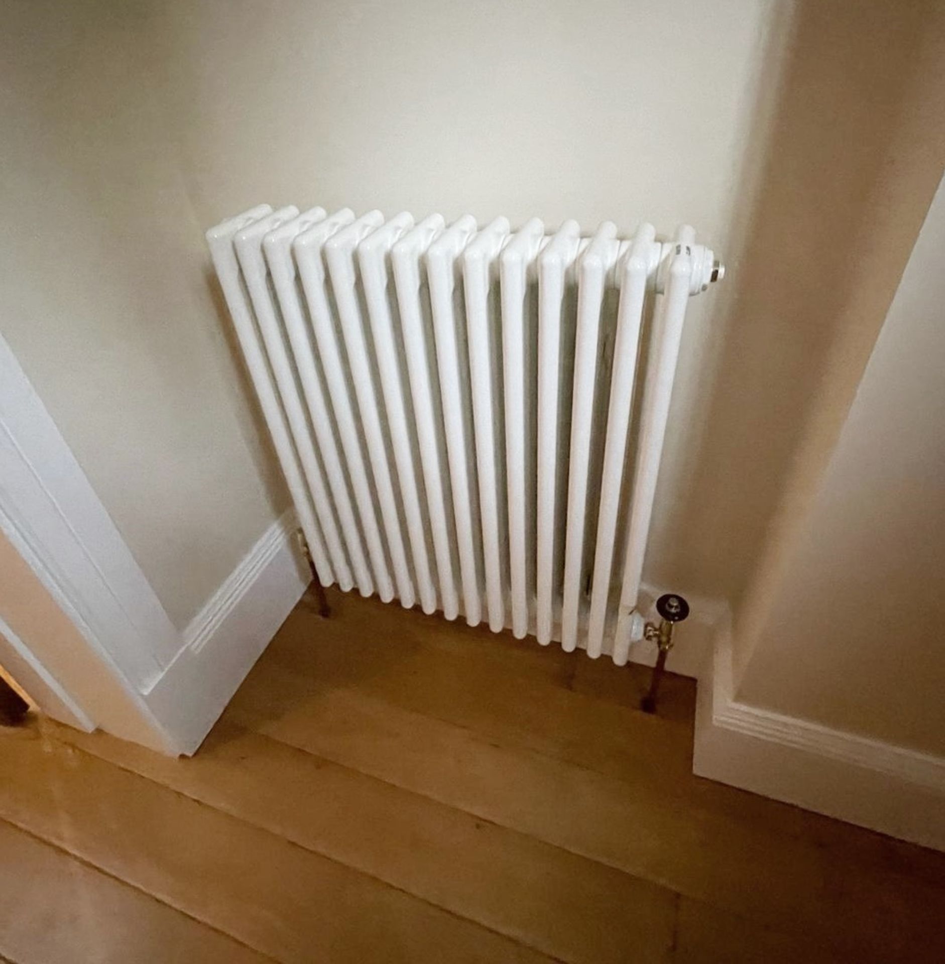 1 x ZEHNDER Traditional Tubular 4 Column Horizontal Radiator in White - Original Value £640.00 - Image 2 of 5