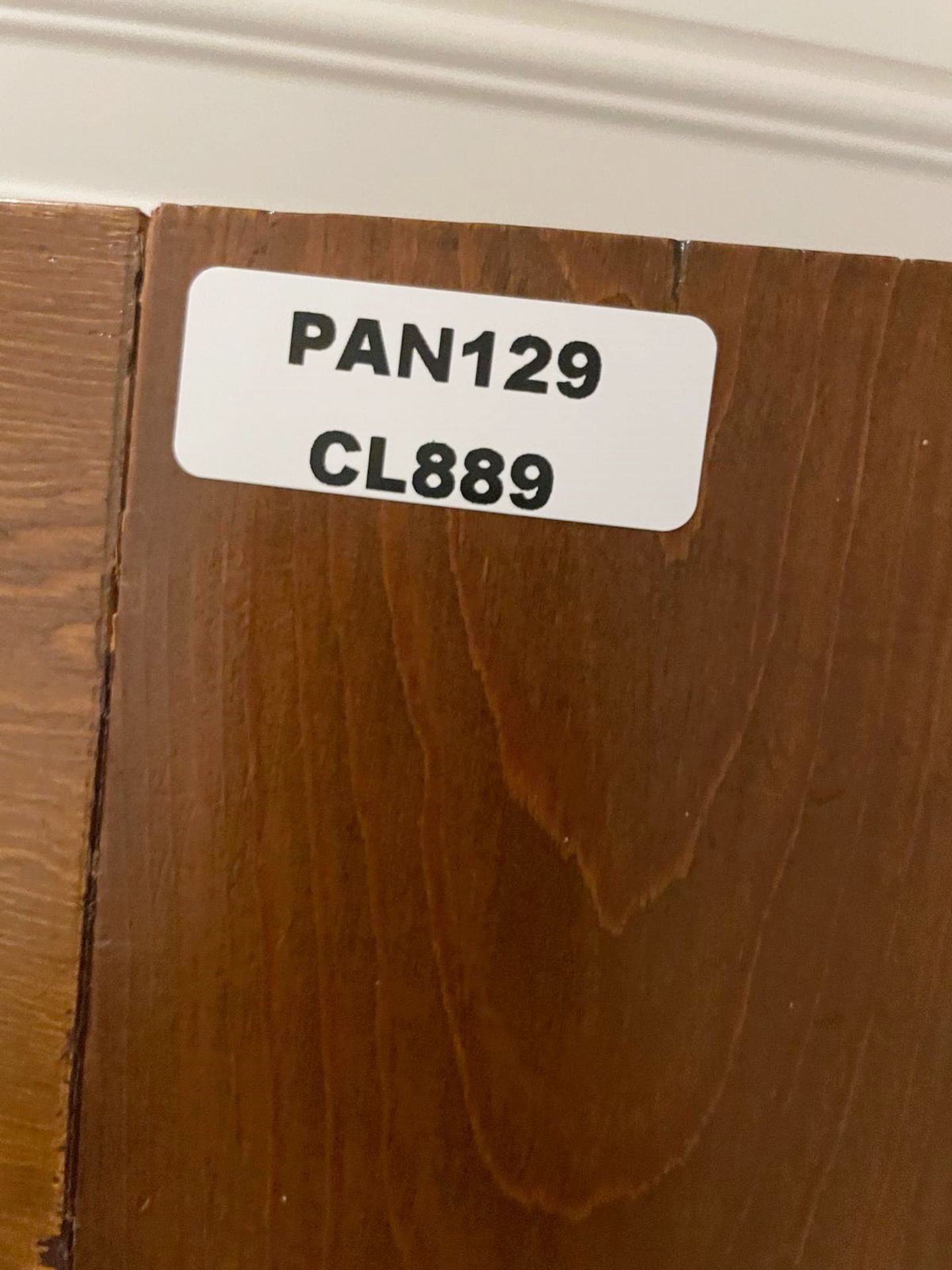 1 x Solid Wood Slim Lockable Internal Door - Ref: PAN129 / UNDSTRS - CL896 - NO VAT ON THE - Image 5 of 5