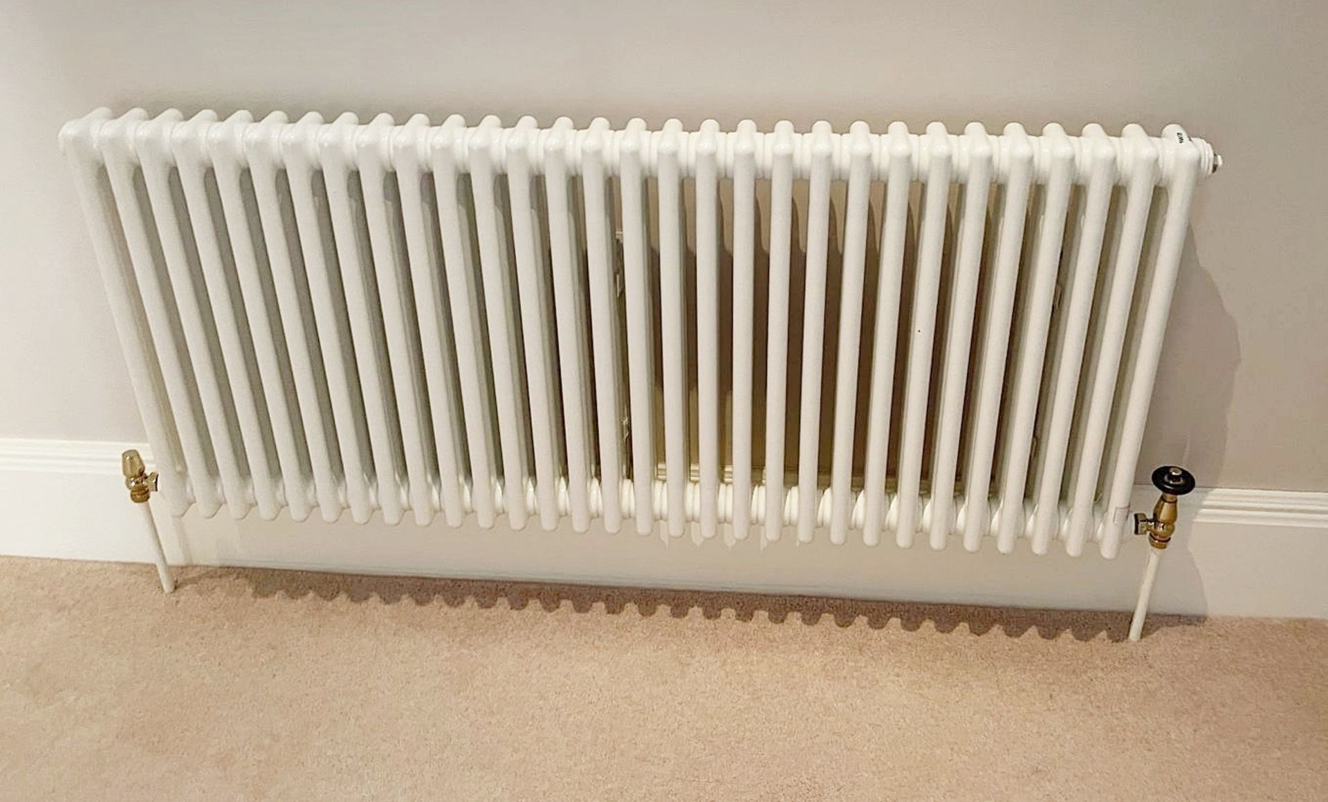 1 x ZEHNDER Traditional Tubular 3 Column Horizontal Radiator in White - Original Value £1,080