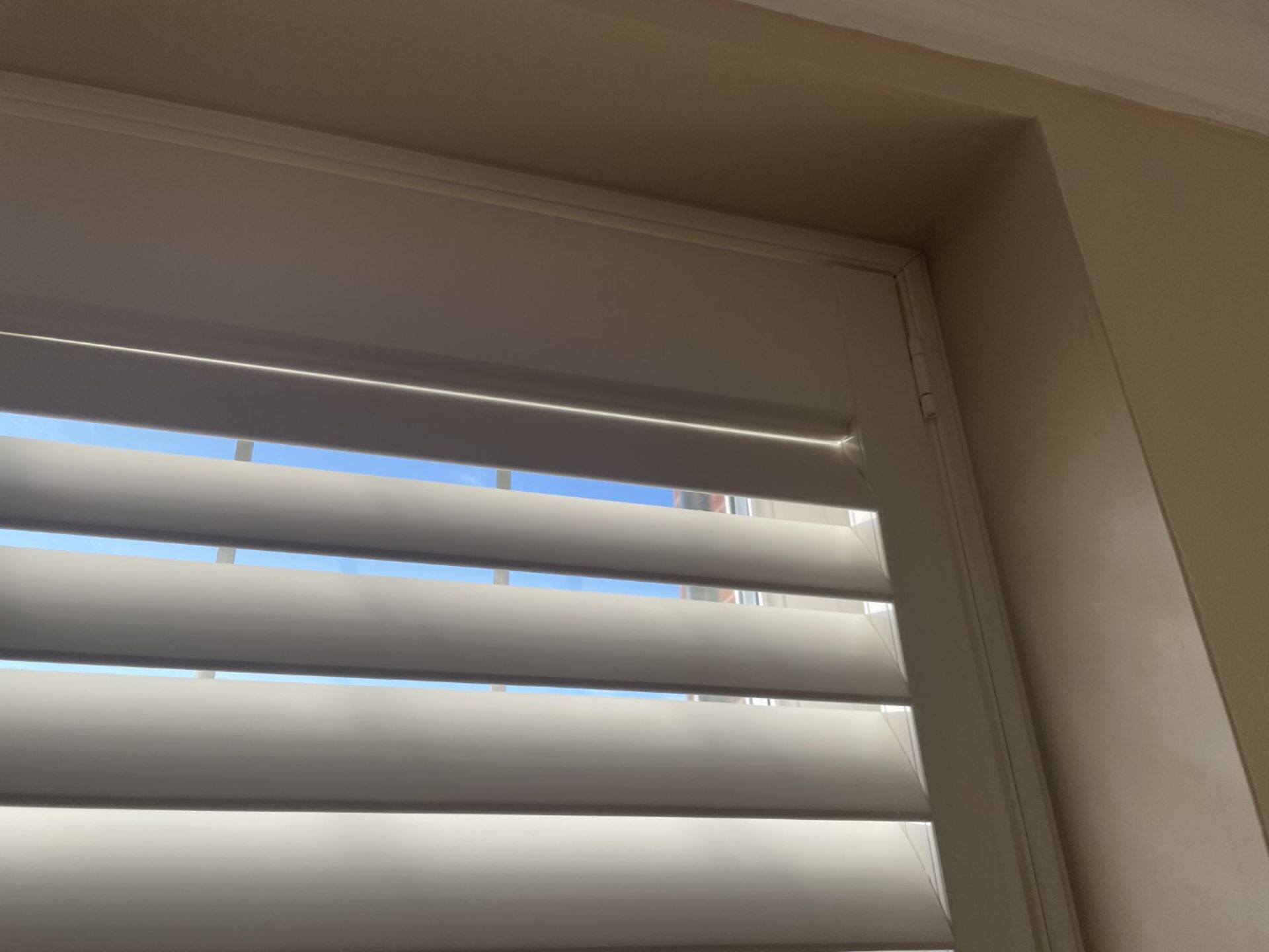 1 x Hardwood Timber Double Glazed Window Frames fitted with Shutter Blinds, In White - Ref: PAN105 - Image 11 of 11