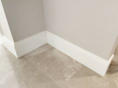 Approximately 20-Metres of Painted Timber Wooden Skirting Boards, In White - Ref: PAN144 - NO VAT