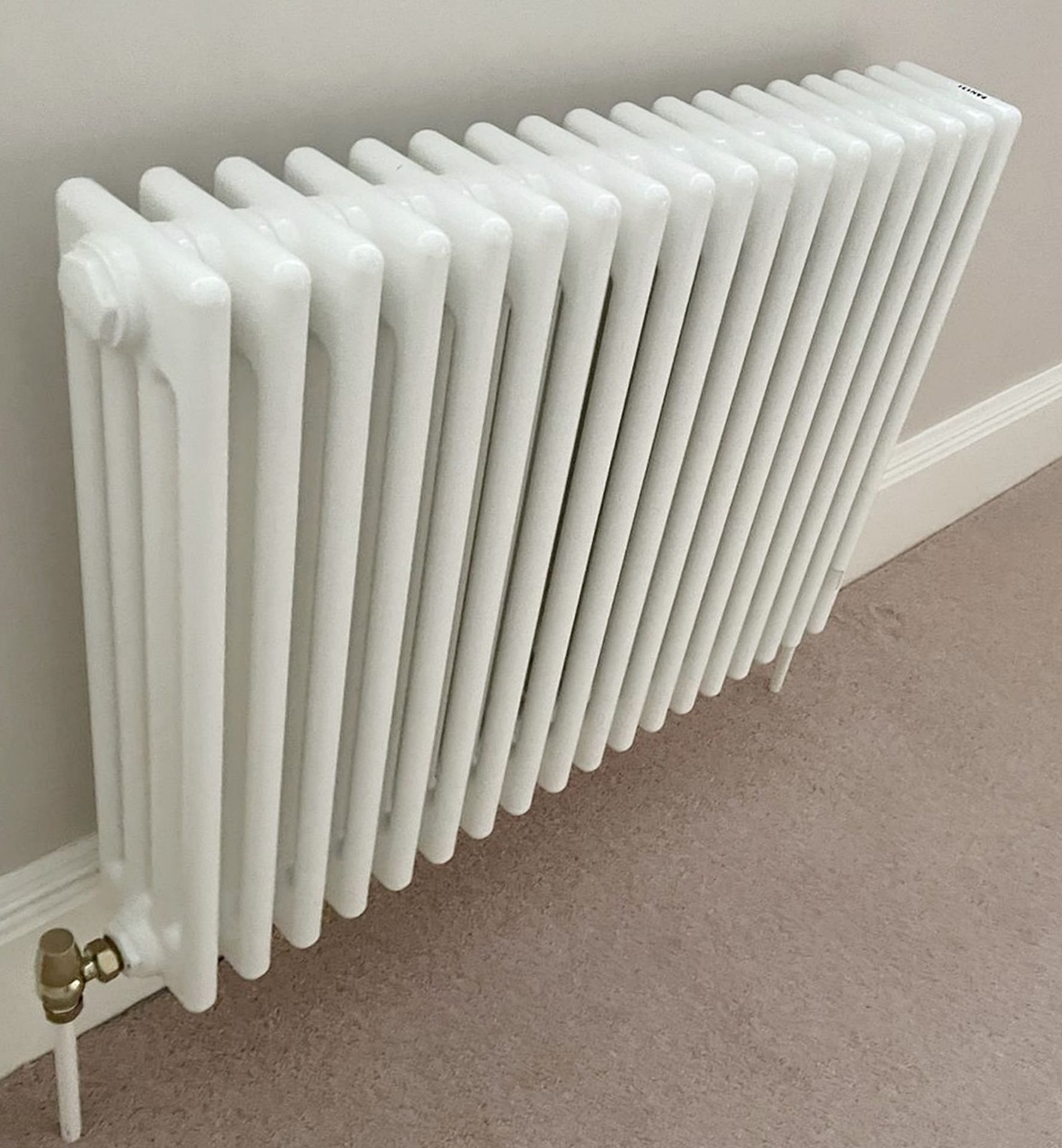 1 x ZEHNDER Traditional Tubular 4 Column Horizontal Radiator in White - Original Value £680.00 - Image 2 of 6