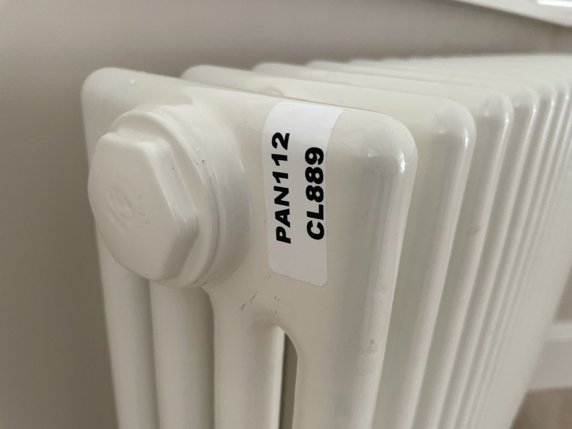 1 x ZEHNDER 'Charleston' Tubular 4 Column Horizontal Radiator in White - Original Value £1,000 - Image 9 of 11