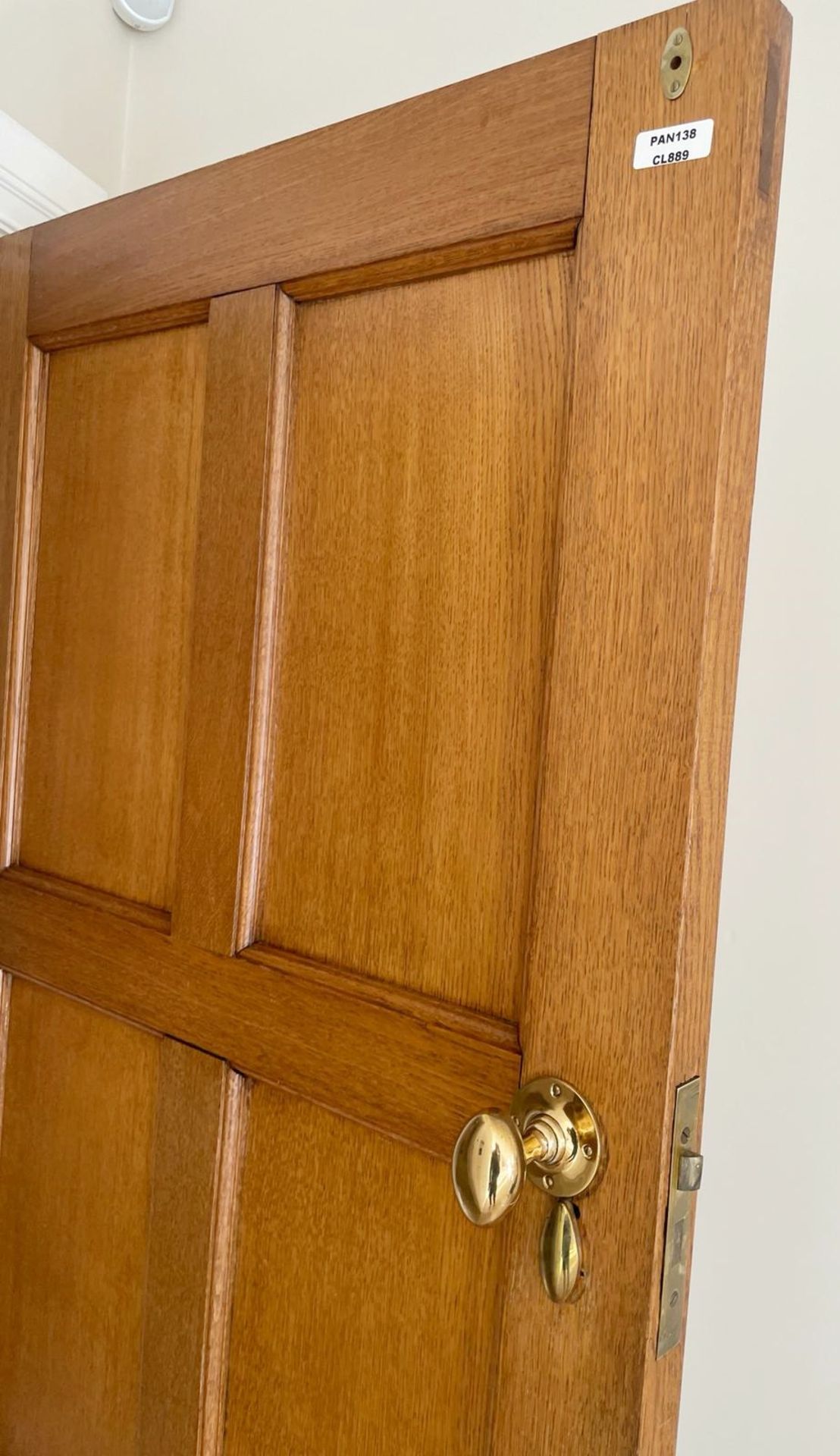 1 x Solid Wood Lockable Internal Door - Ref: PAN138 / 2MainKIT - CL896 - NO VAT ON THE HAMMER - - Image 6 of 7