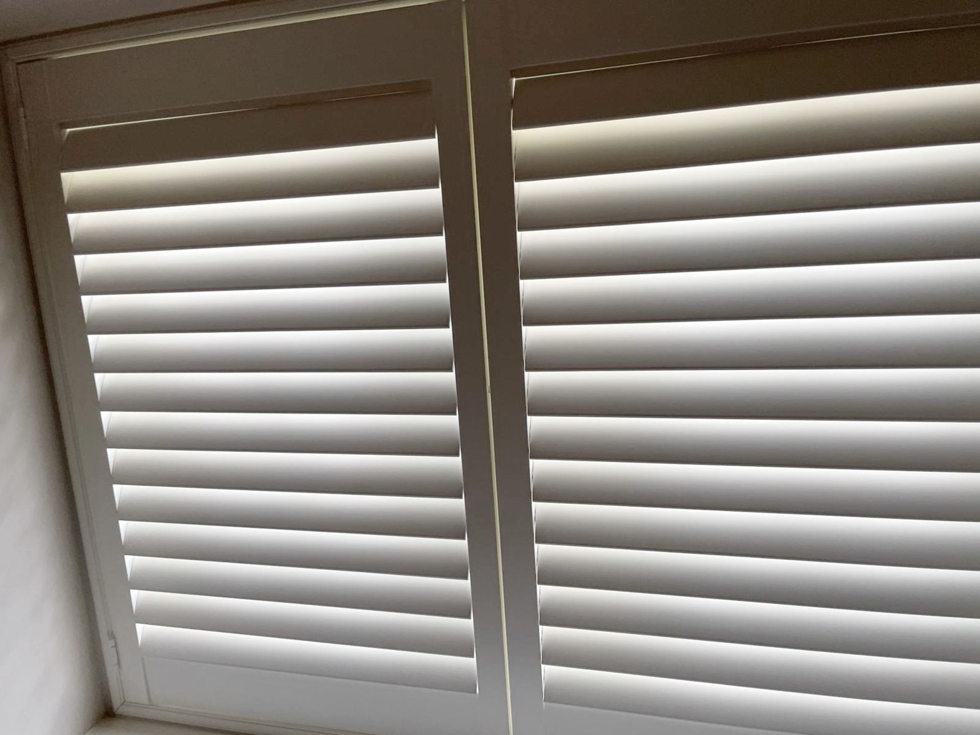 1 x Hardwood Timber Double Glazed Leaded 2-Pane Window Frame fitted with Shutter Blinds - Image 8 of 12