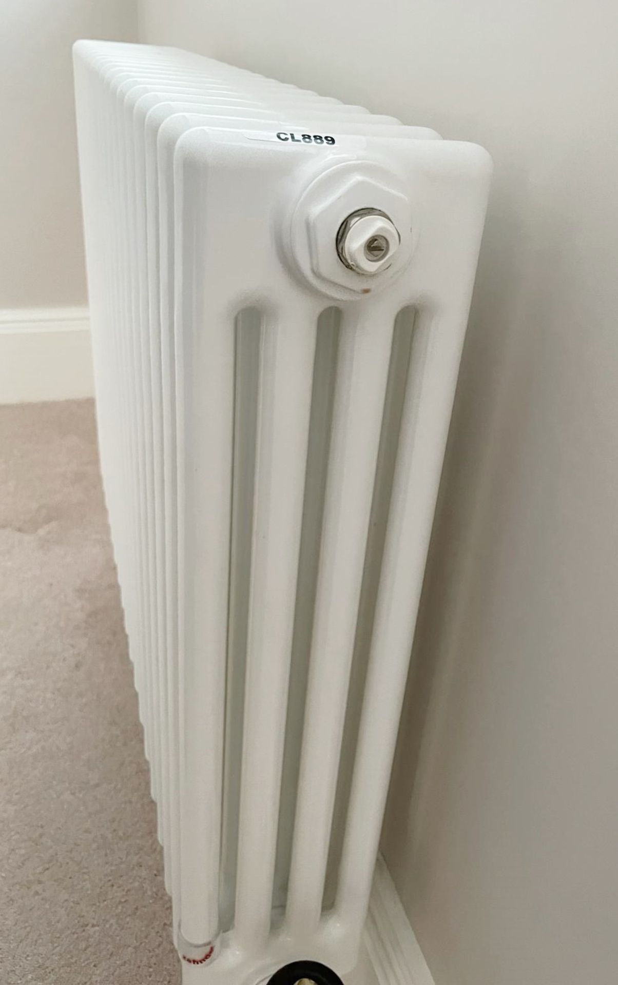 1 x ZEHNDER Traditional Tubular 4 Column Horizontal Radiator in White - Original Value £680.00 - Image 3 of 6