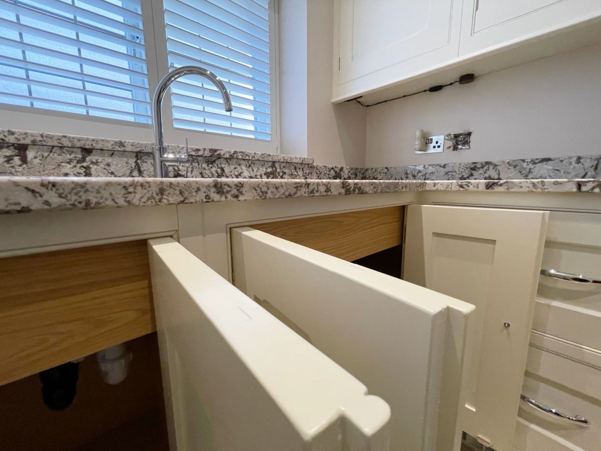 1 x Bespoke Fitted Solid Wood Kitchen with Natural Bianco Antico Grantite Work Surfaces - Image 42 of 61