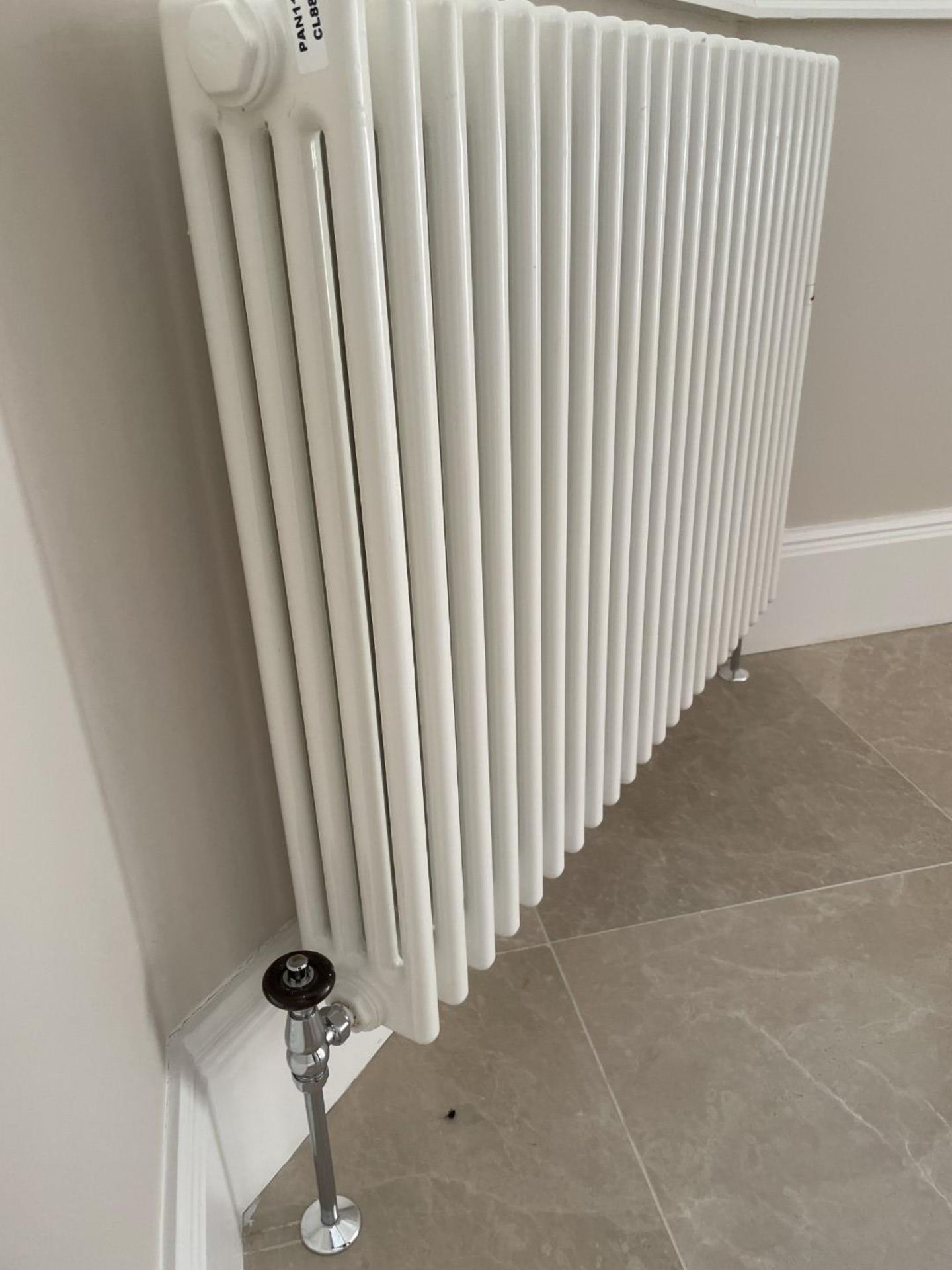 1 x ZEHNDER 'Charleston' Tubular 4 Column Horizontal Radiator in White - Original Value £1,000 - Image 8 of 11