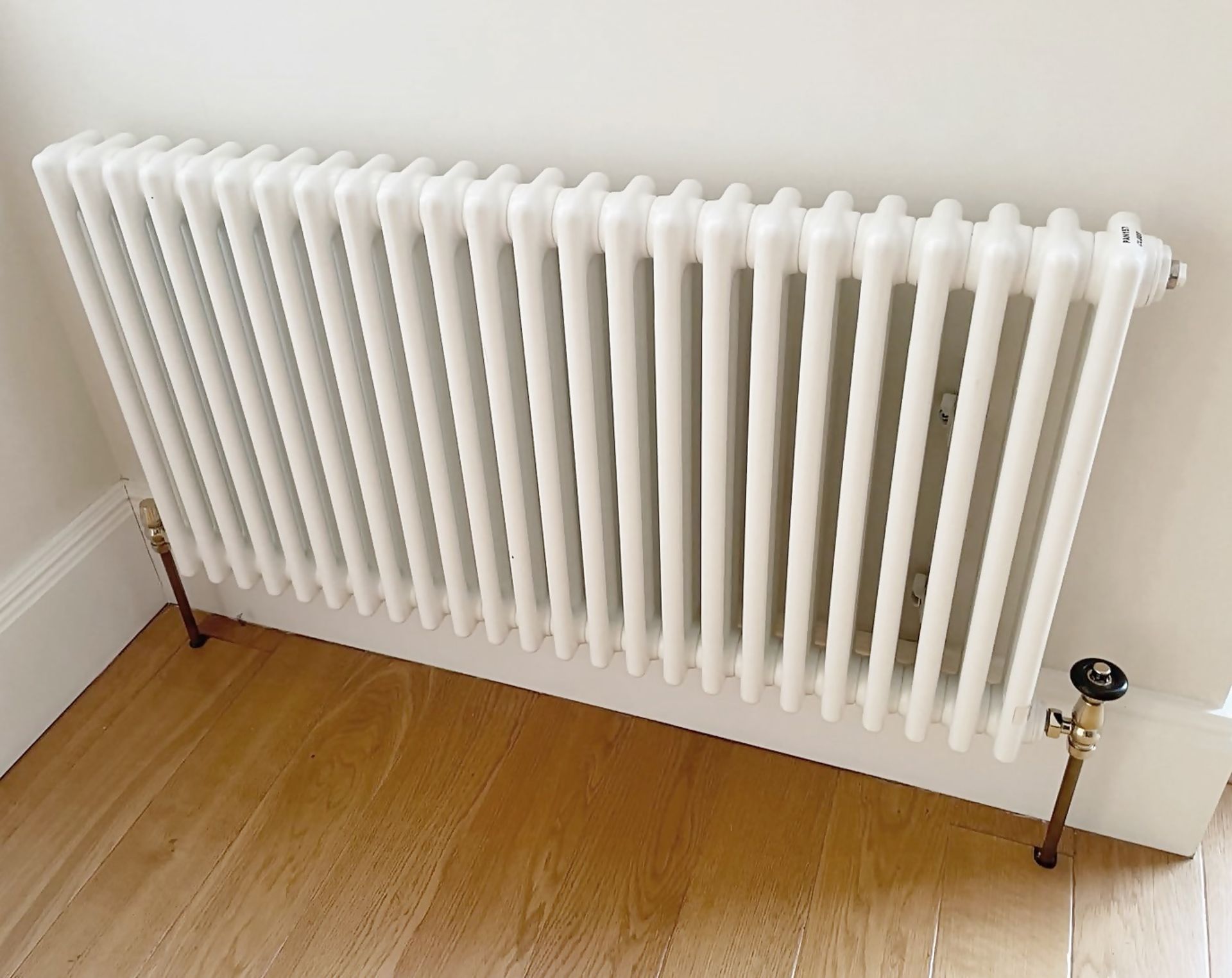 1 x ZEHNDER Traditional Tubular 3 Column Horizontal Radiator in White - Original Value £860.00