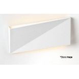 1 x MODULAR LIGHTING INSTRUMENTS Modular Dent Wall White Medium - 11611009 - RRP £230 - Ref: