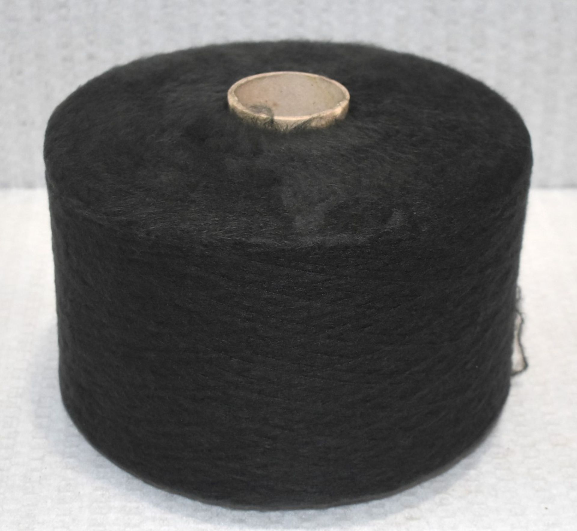 6 x Cones of 1/7,5 Lagona Knitting Yarn - Charcoal - Approx Weight: 2,300g - New Stock ABL Yarn - Image 6 of 11