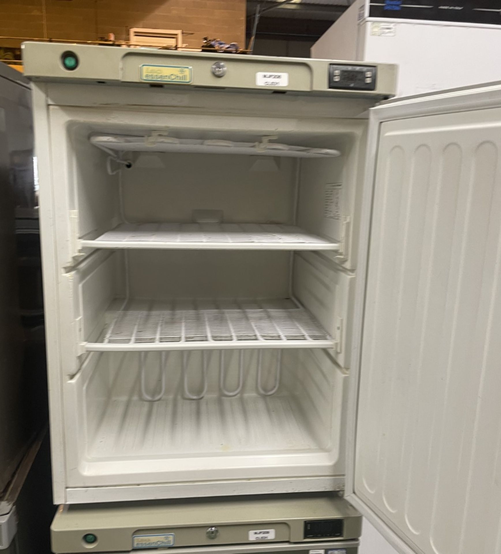 1 x LEC EssenChill Undercounter Commercial Freezer - Model BFS200W - Dimensions: H84 x W60 x D67 cms - Image 2 of 3