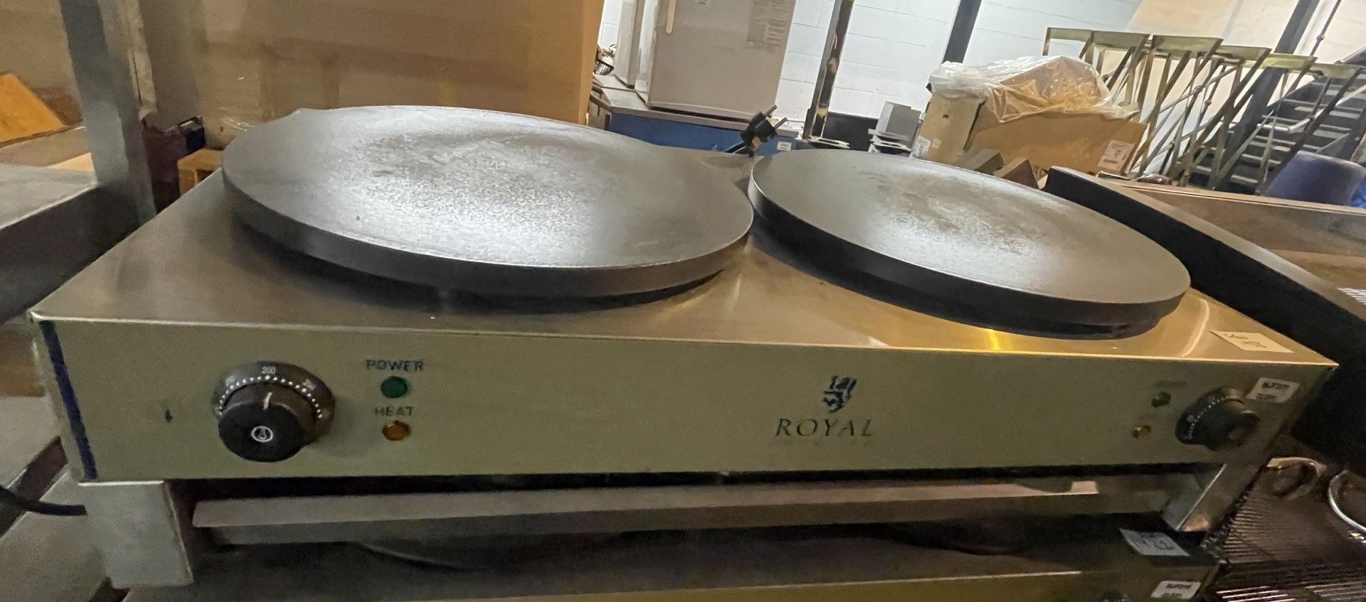 1 x Royal Catering Countertop Pancake Maker With Two Hot Plates - Image 2 of 4