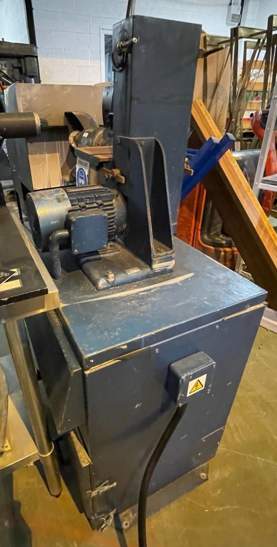 1 x AJH Vertical Bandfacer Sander - Belt Size: 1090mm x 150mm - 3 Phase - Image 2 of 6