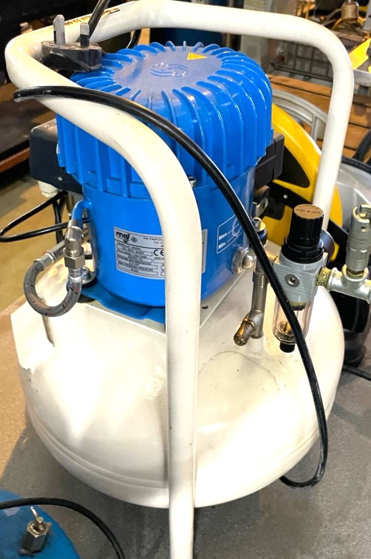 1 x MGF 50 Liter Lubricated Compressor With 24 Liter Tank - Type SIL-EOL 24/50 - 230w