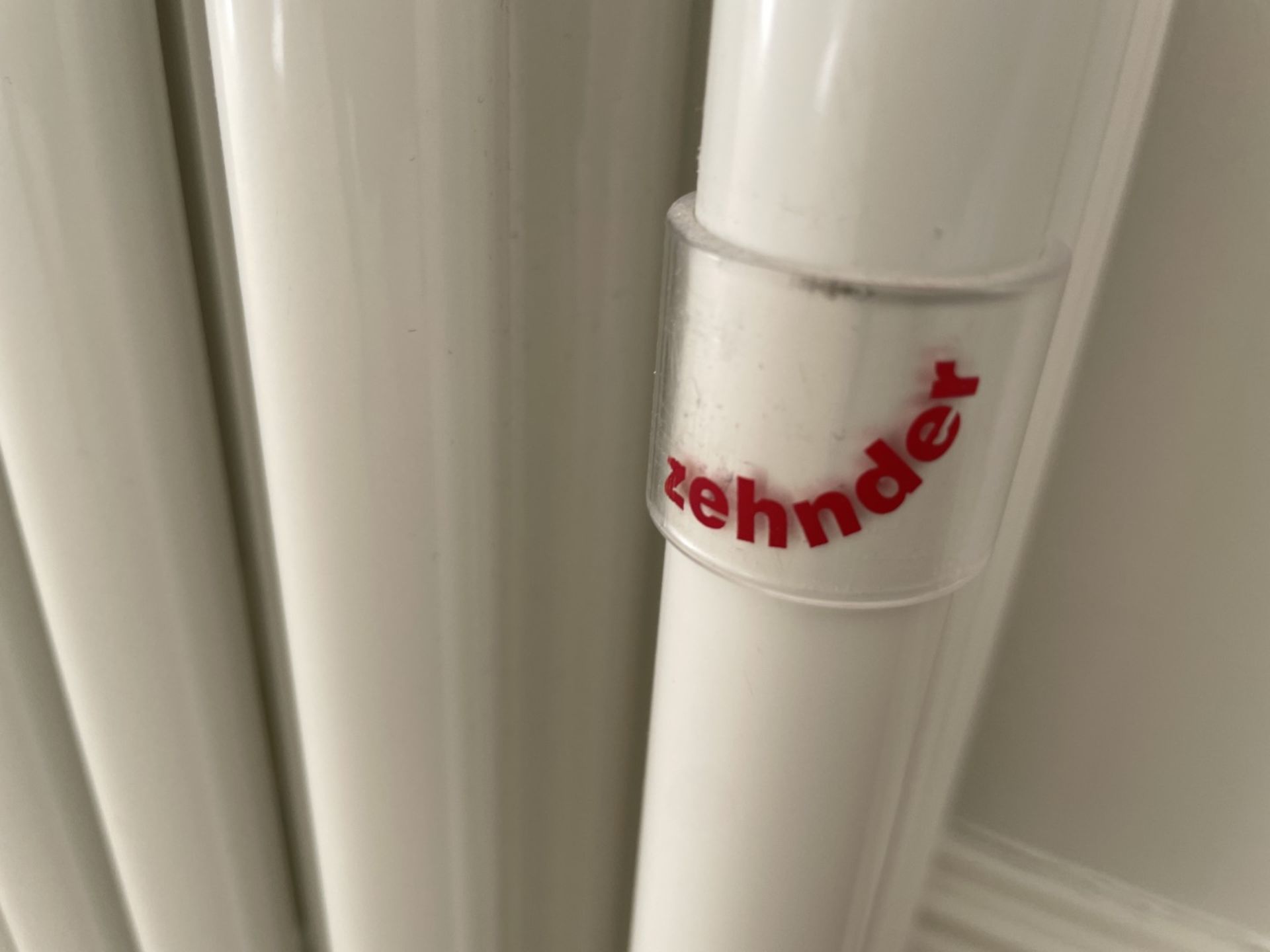 1 x ZEHNDER Traditional Tubular 4 Column Horizontal Radiator in White - Original Value £1,000 - Image 7 of 9