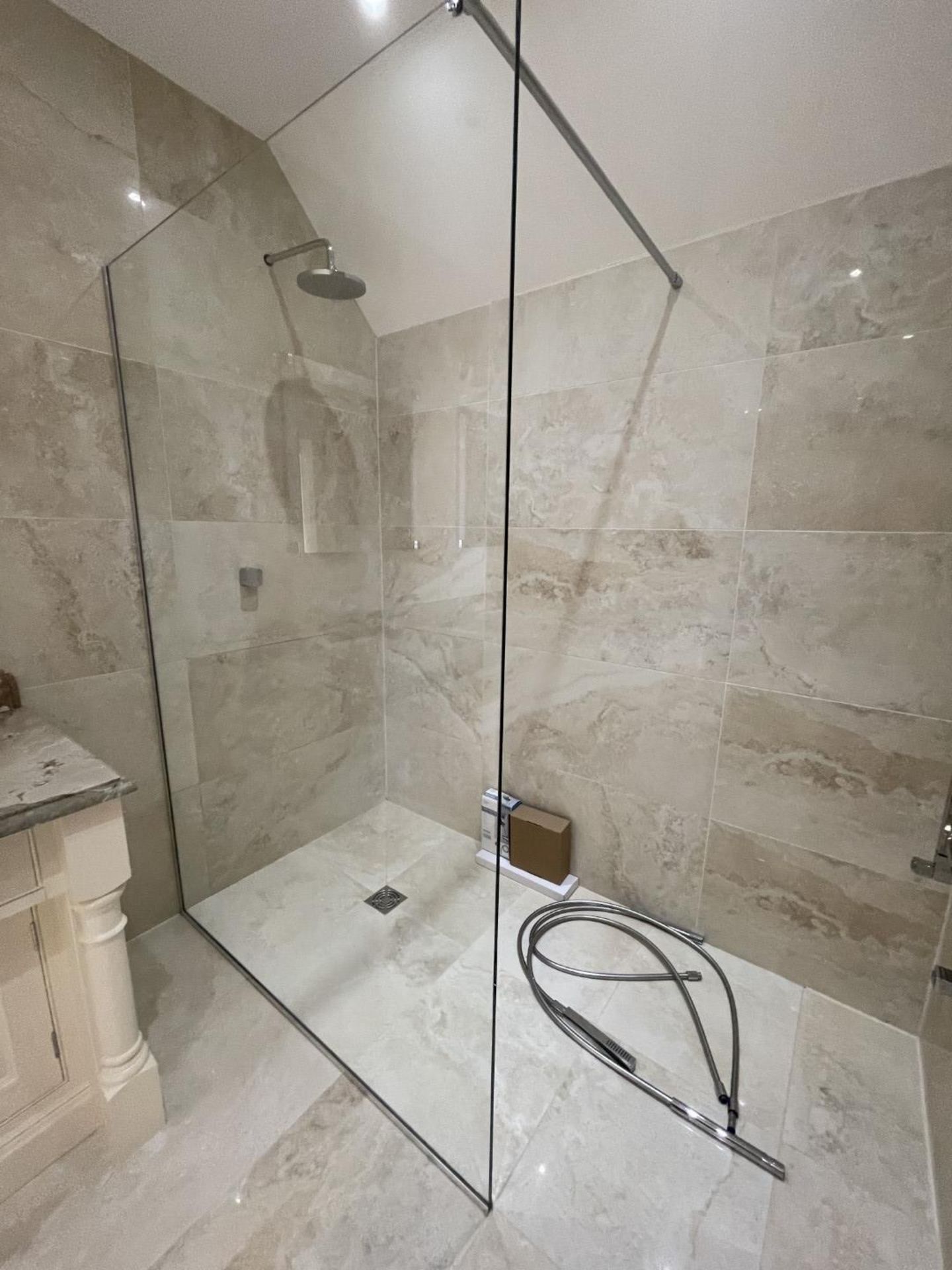 1 x Premium Shower and Enclosure + Hansgrove Controls and Thermostat - Ref: PAN232 - CL896 - NO - Image 7 of 21