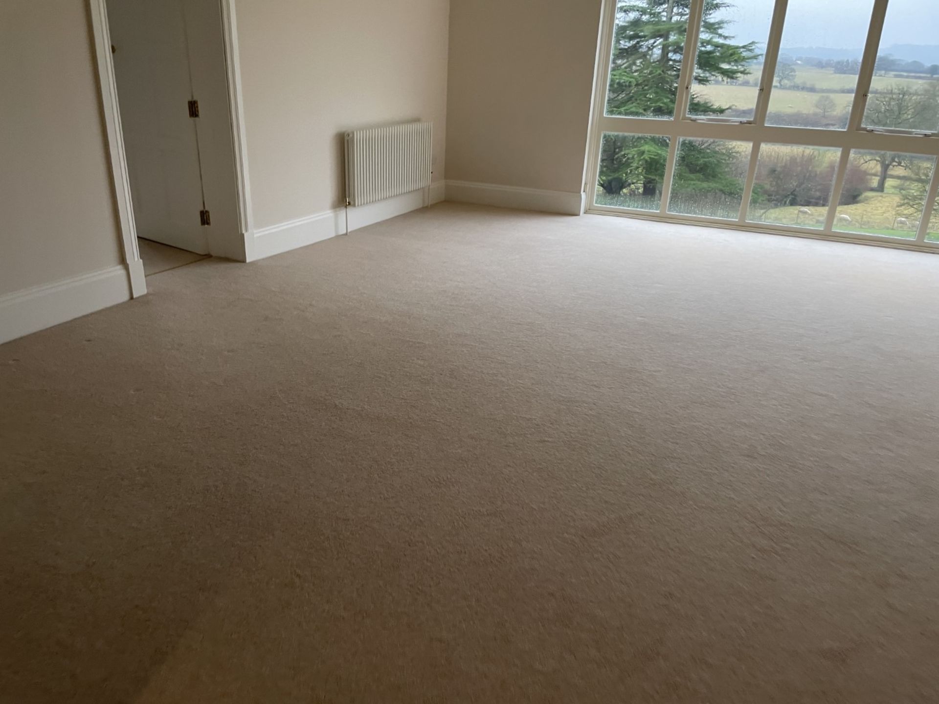 1 x Luxury Wool Master Bedroom Carpet in a Neutral Tone with Premium Underlay - Ref: UPSTRS/1 - - Image 9 of 9