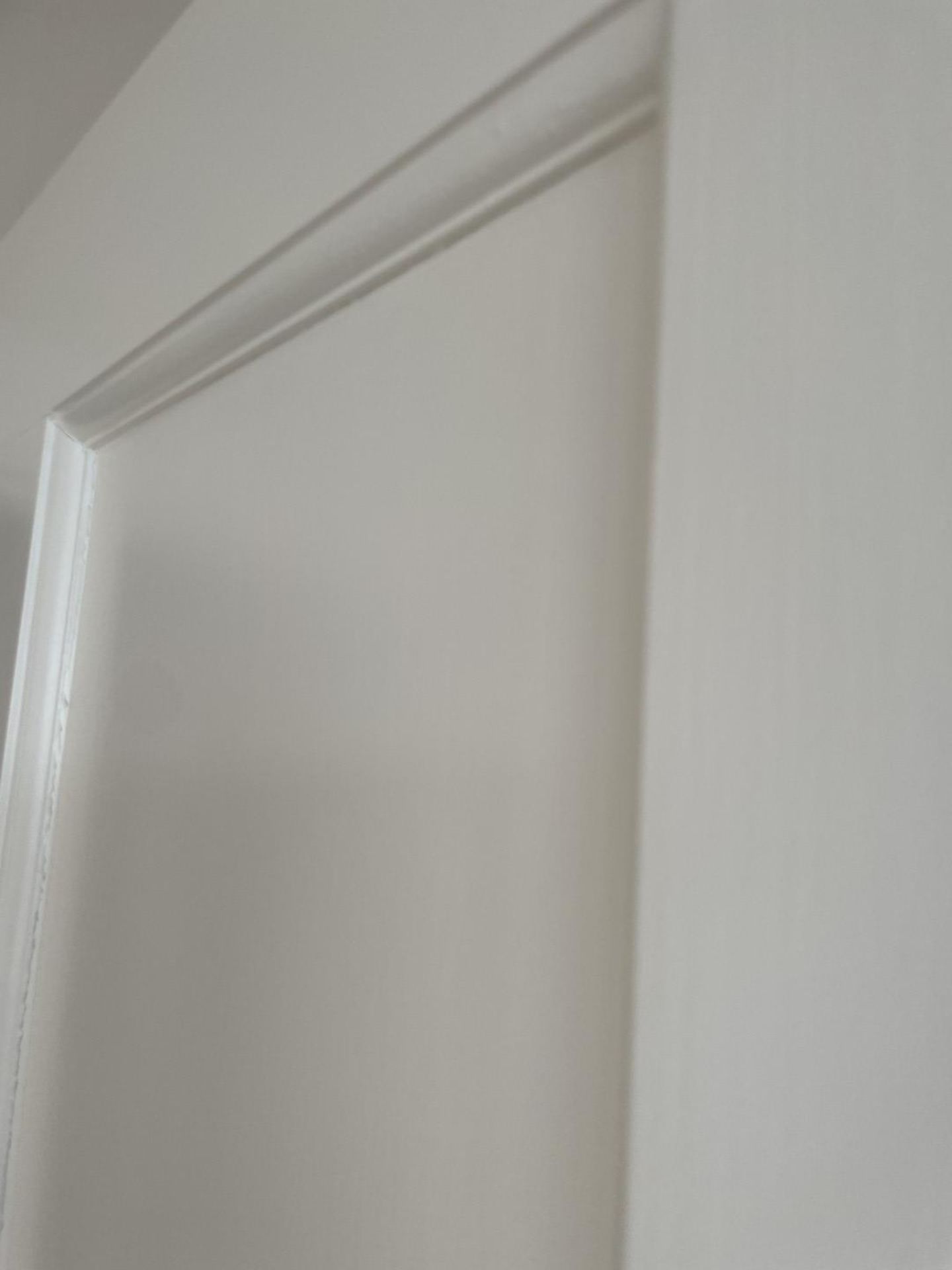 1 x Solid Wood Lockable Painted Internal Door in White - Image 7 of 11