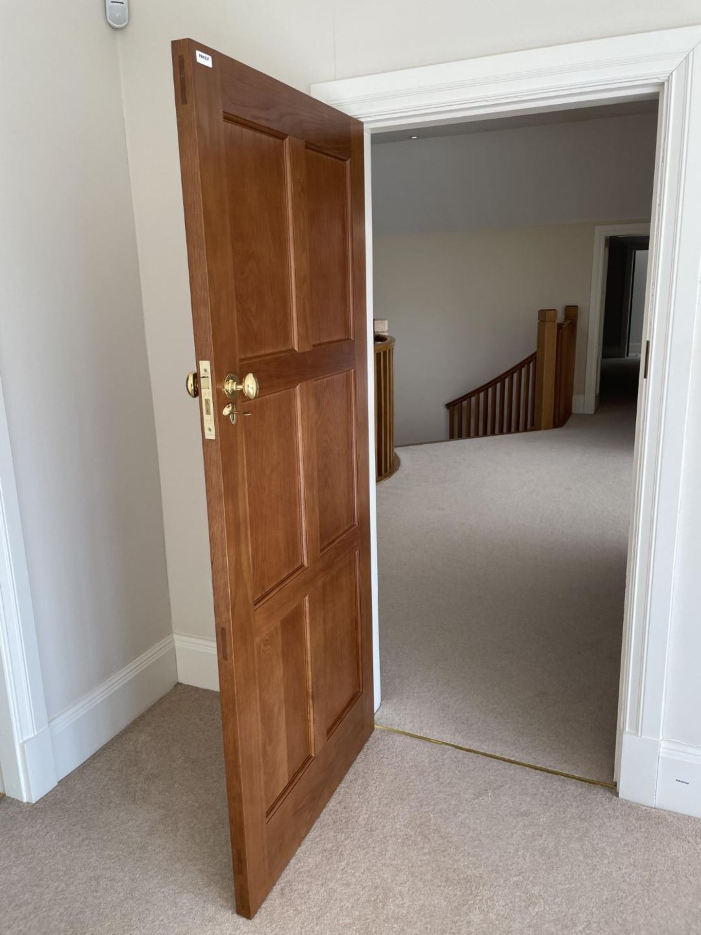 1 x Solid Wood Lockable Internal Door - Ref: PAN237 / BED2 R/H - CL896 - NO VAT ON THE HAMMER - - Image 7 of 17