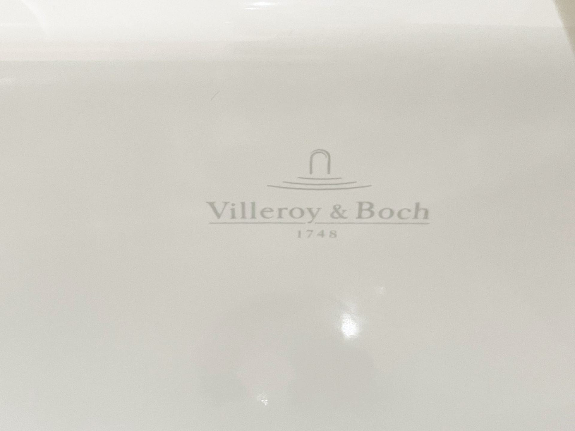 1 x VILLEROY & BOCH Wall Hung Toilet with Geberit Flush Plate - Ref: PAN249 - CL896 - NO VAT ON - Image 6 of 10