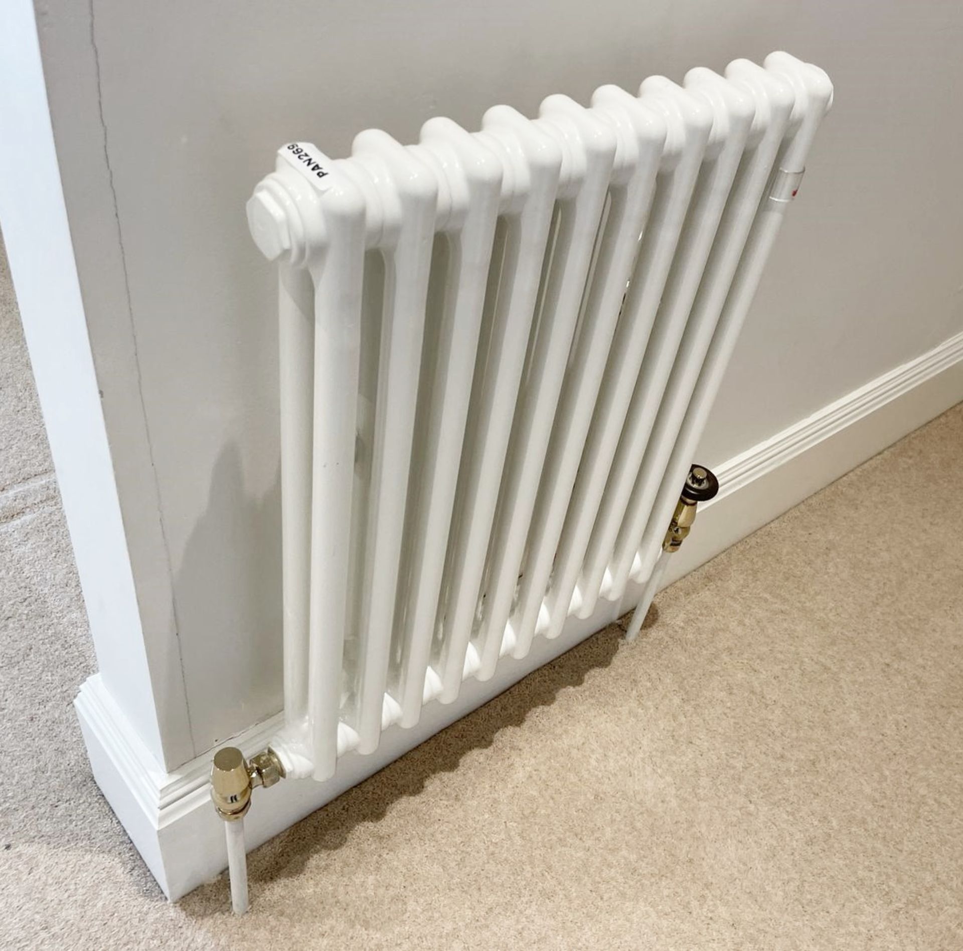 1 x ZEHNDER Traditional Tubular 2 Column Horizontal Radiator in White - Original Value £700.00 - Image 3 of 7