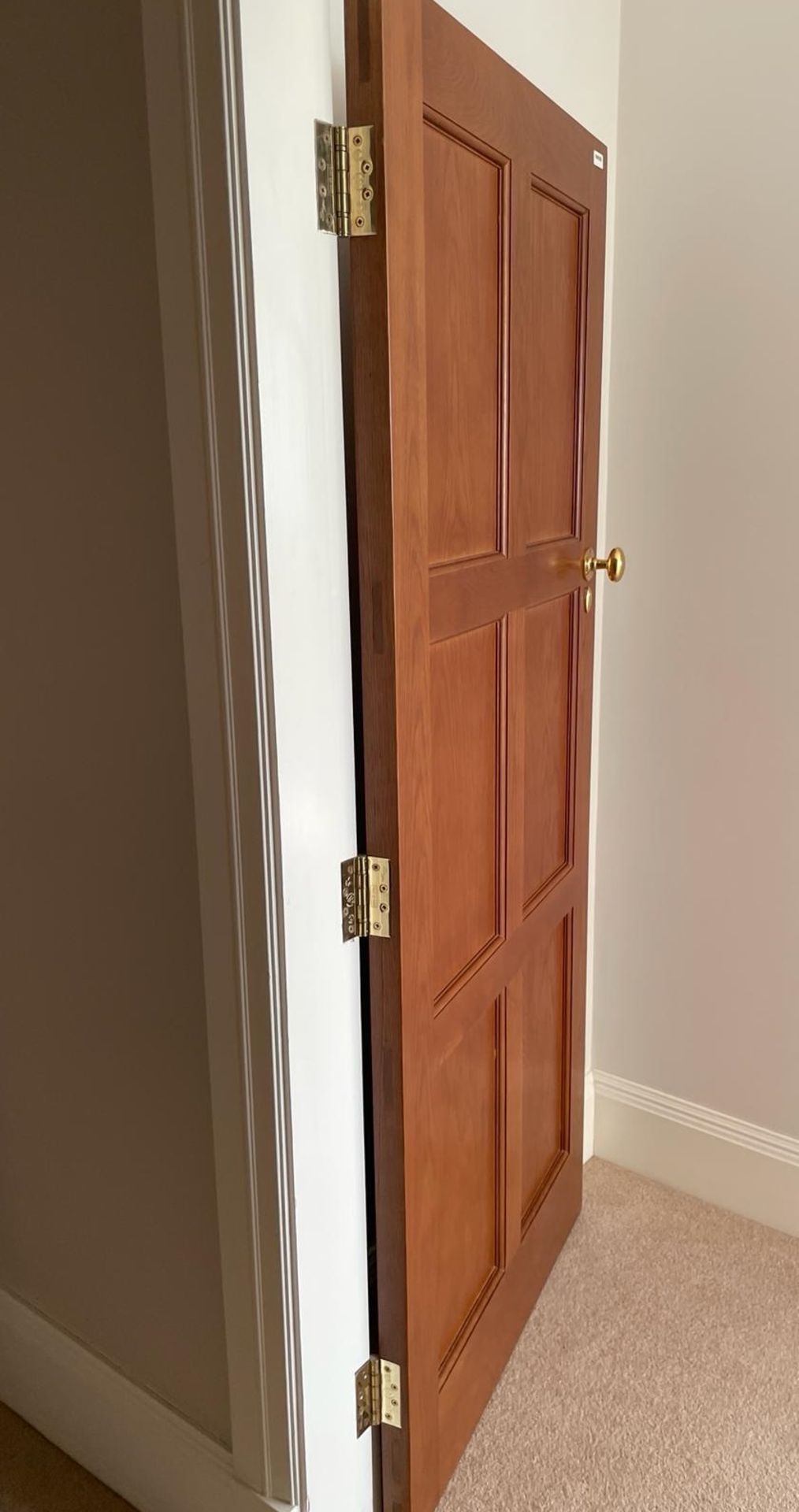 1 x Solid Wood Lockable Internal Door - Ref: PAN258 / BED3 - CL896 - NO VAT ON THE HAMMER - - Image 2 of 12