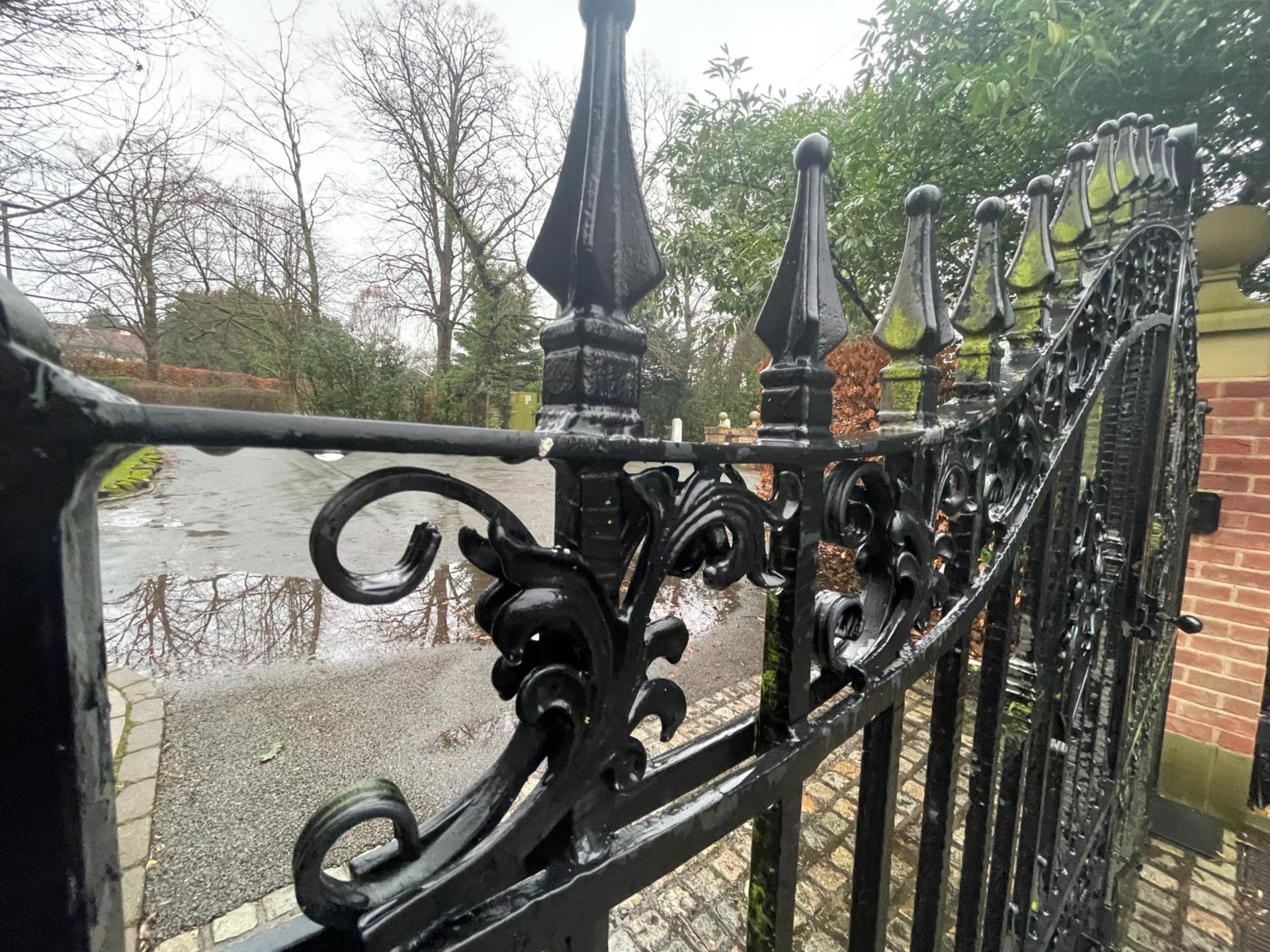 1 x Electric Ornate Double Swing Metal Main Entrance Security Gate - Ref: UP10 - NO VAT ON HAMMER - Image 5 of 19