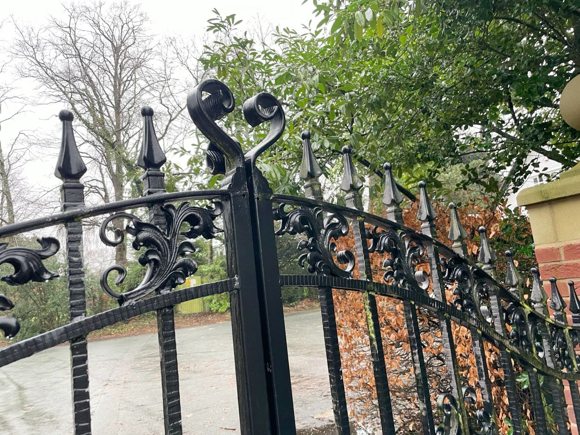 1 x Electric Ornate Double Swing Metal Main Entrance Security Gate - Ref: UP10 - NO VAT ON HAMMER - Image 11 of 19
