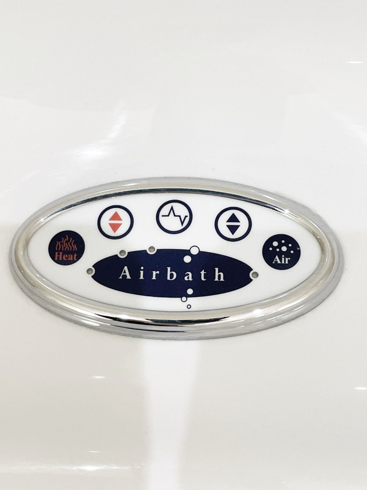 1 x AIRBATH Large Jacuzzi Spa Bath, with Axor Thermostat  - Ref: PAN230 Bed1/bth - CL896 - NO VAT - Image 7 of 12