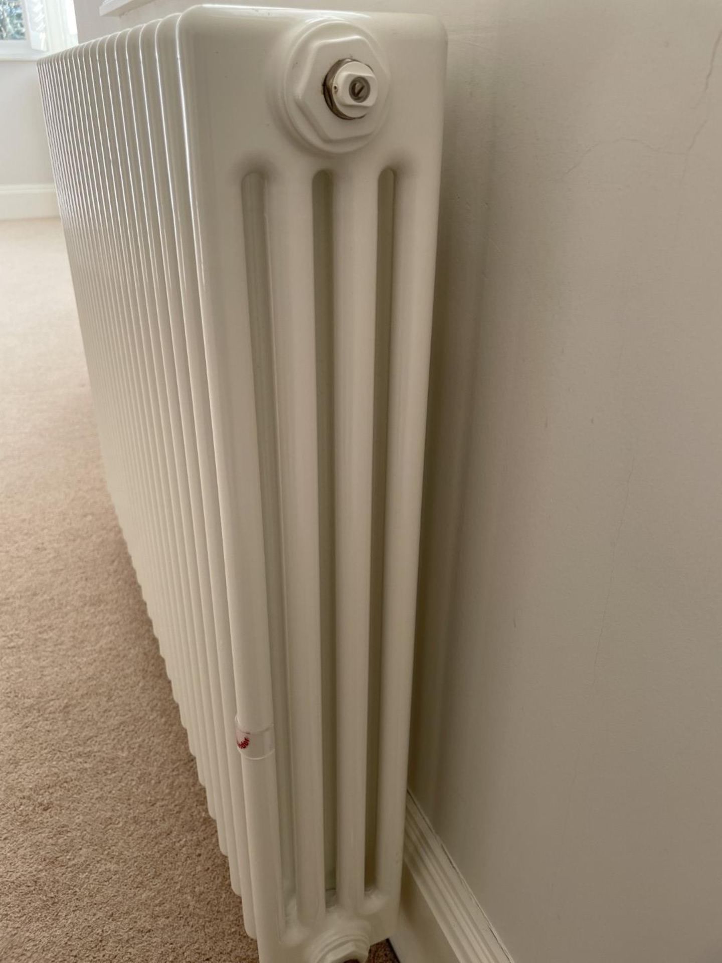 1 x ZEHNDER Traditional Tubular 4 Column Horizontal Radiator in White - Original Value £1,000 - Image 9 of 9