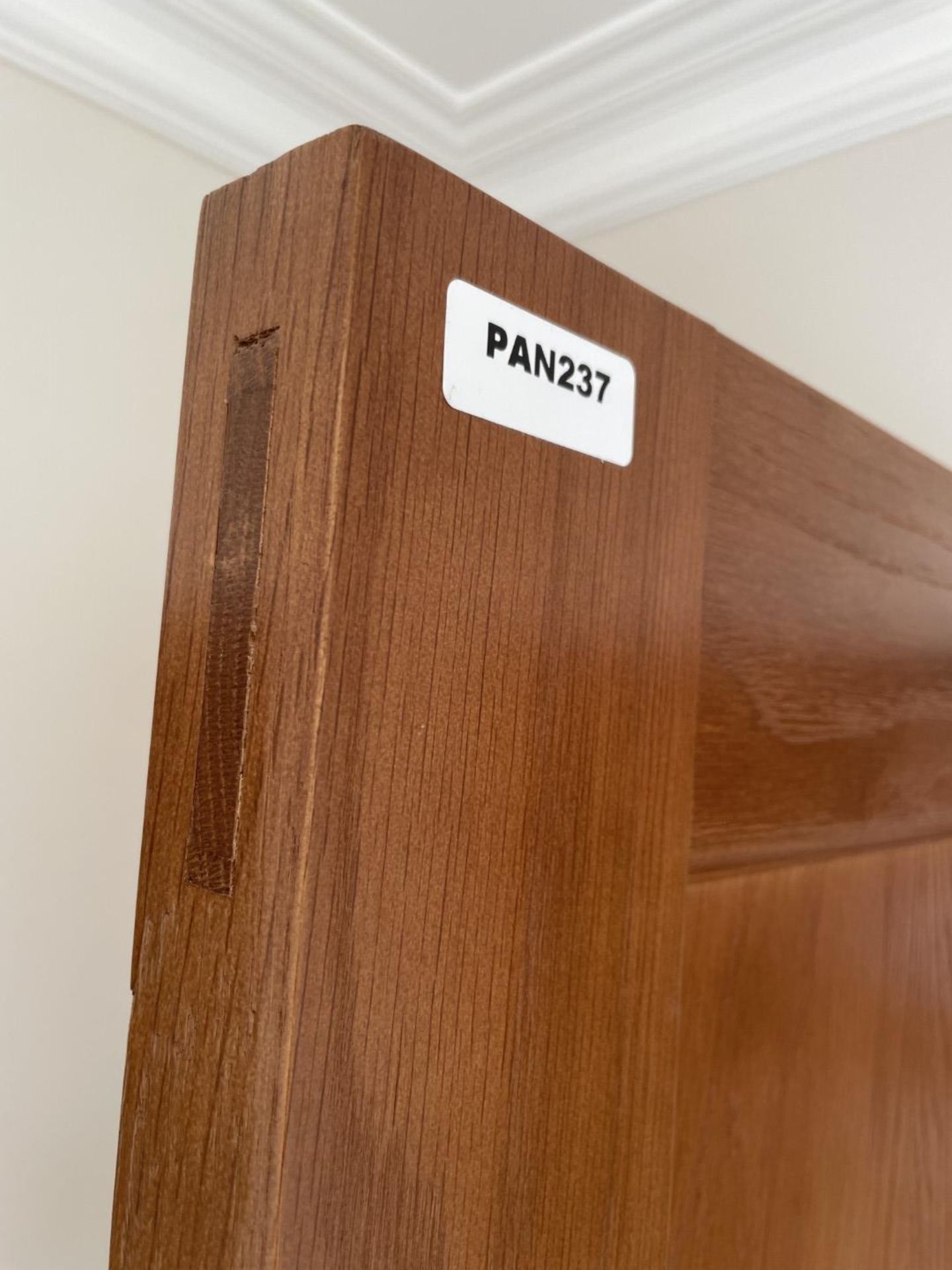 1 x Solid Wood Lockable Internal Door - Ref: PAN237 / BED2 R/H - CL896 - NO VAT ON THE HAMMER - - Image 6 of 17