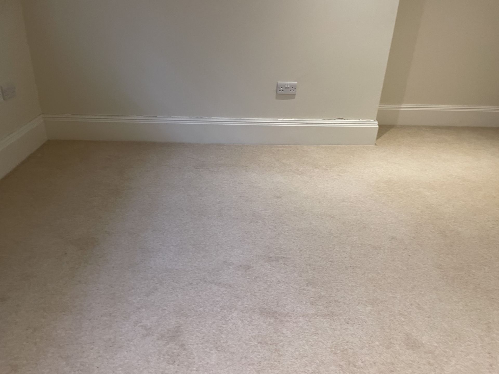 1 x Luxury Wool Bedroom + Dressing Room Carpets in a Neutral Tone with Premium Underlay - Image 2 of 12