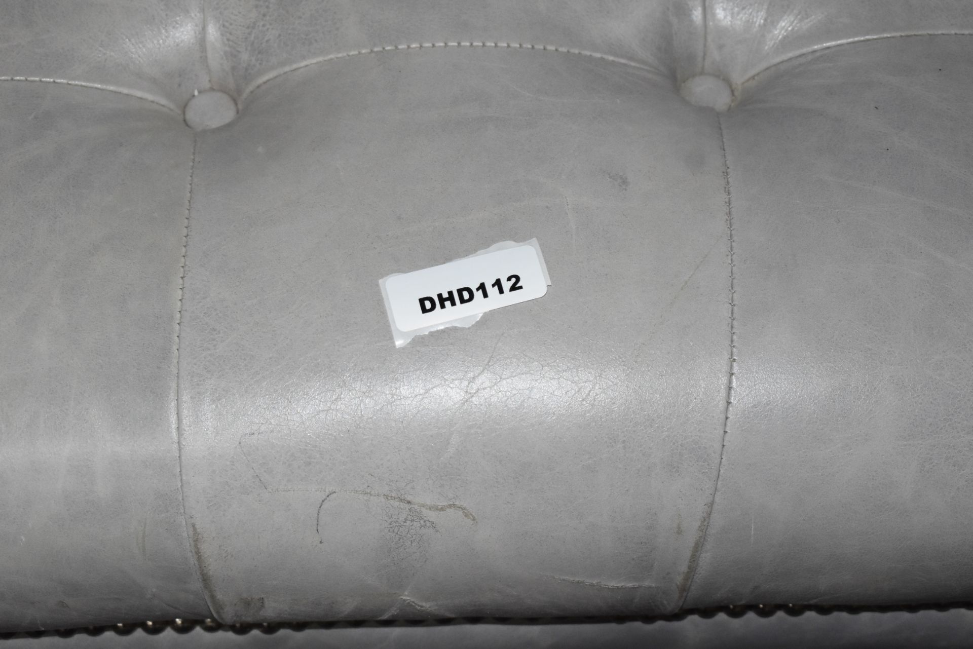 1 x Buttoned Leather Upholsteterd High-back Armchair in Light Grey - Luxury Furniture Showroom - Image 6 of 7