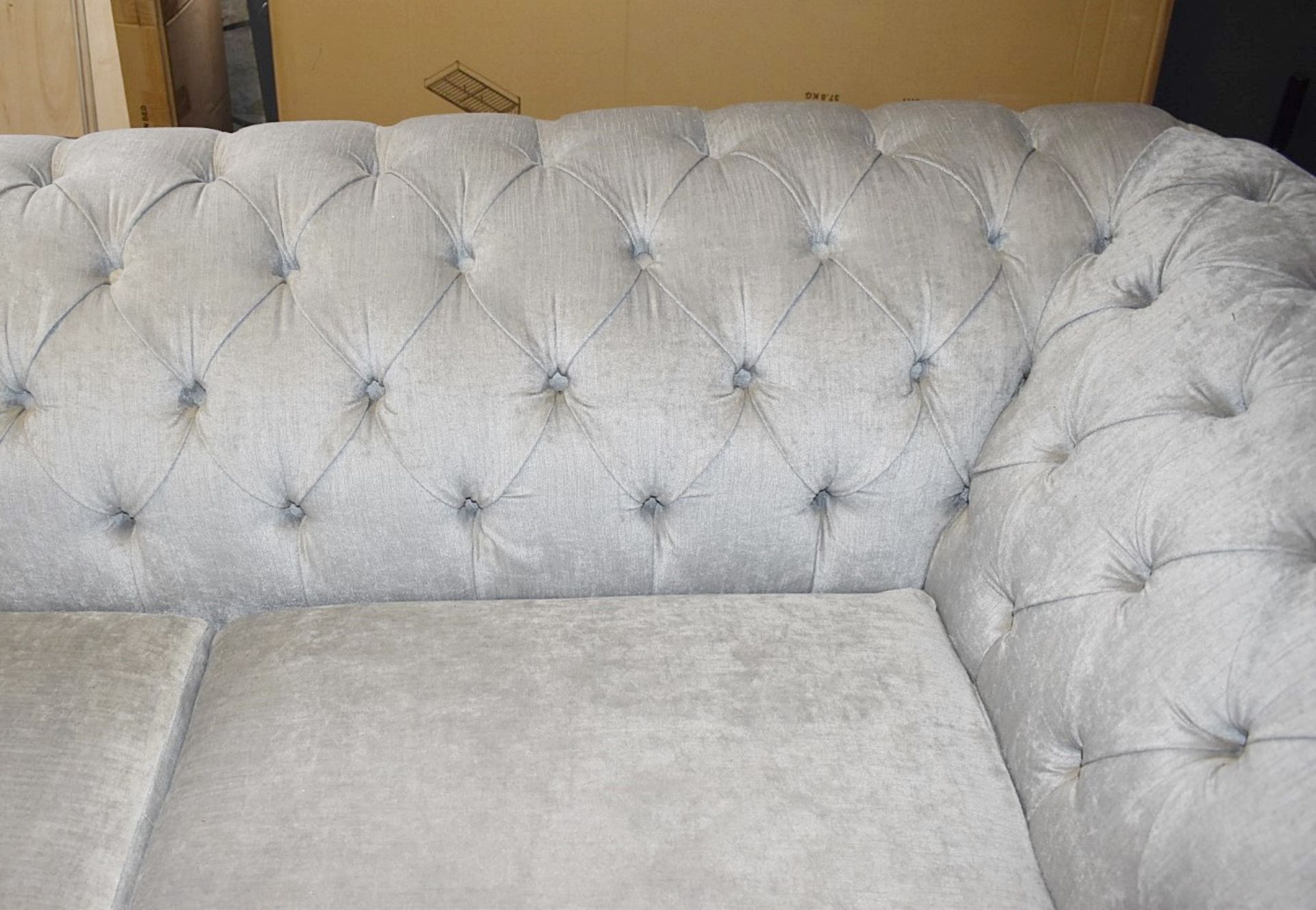 1 x Chesterfield-style Velvet Upholstered Sofa, on Castors, 2.2-Metres Wide  - Luxury Furniture - Image 7 of 14