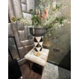 1 x Short Rustic Wooden Topped Display Table With Decorative White & Gold Flower Vase - Luxury