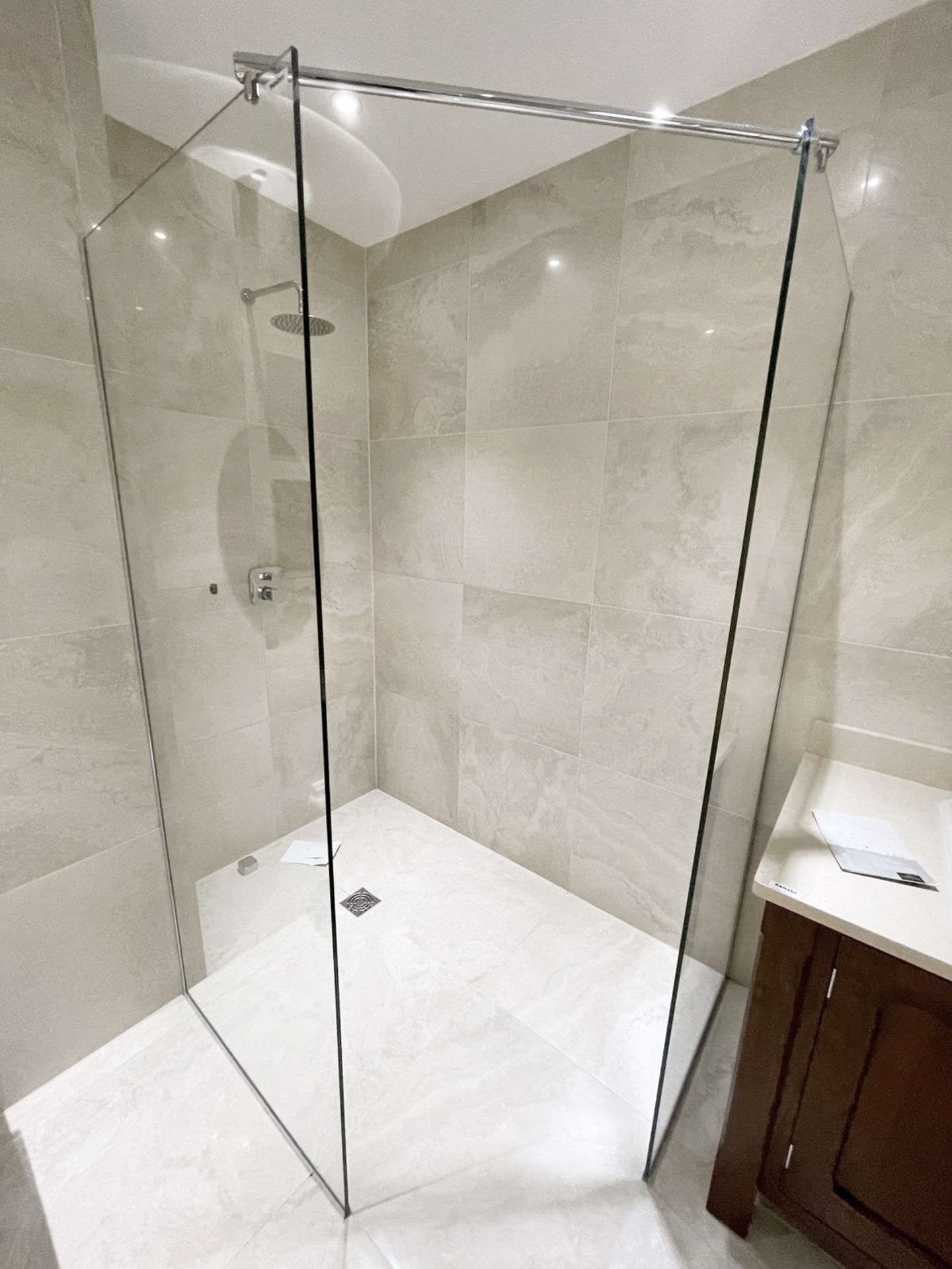 1 x Premium Shower and Enclosure + hansgrohe Controls and Thermostat - Ref: PAN251 / Bed2bth - CL896