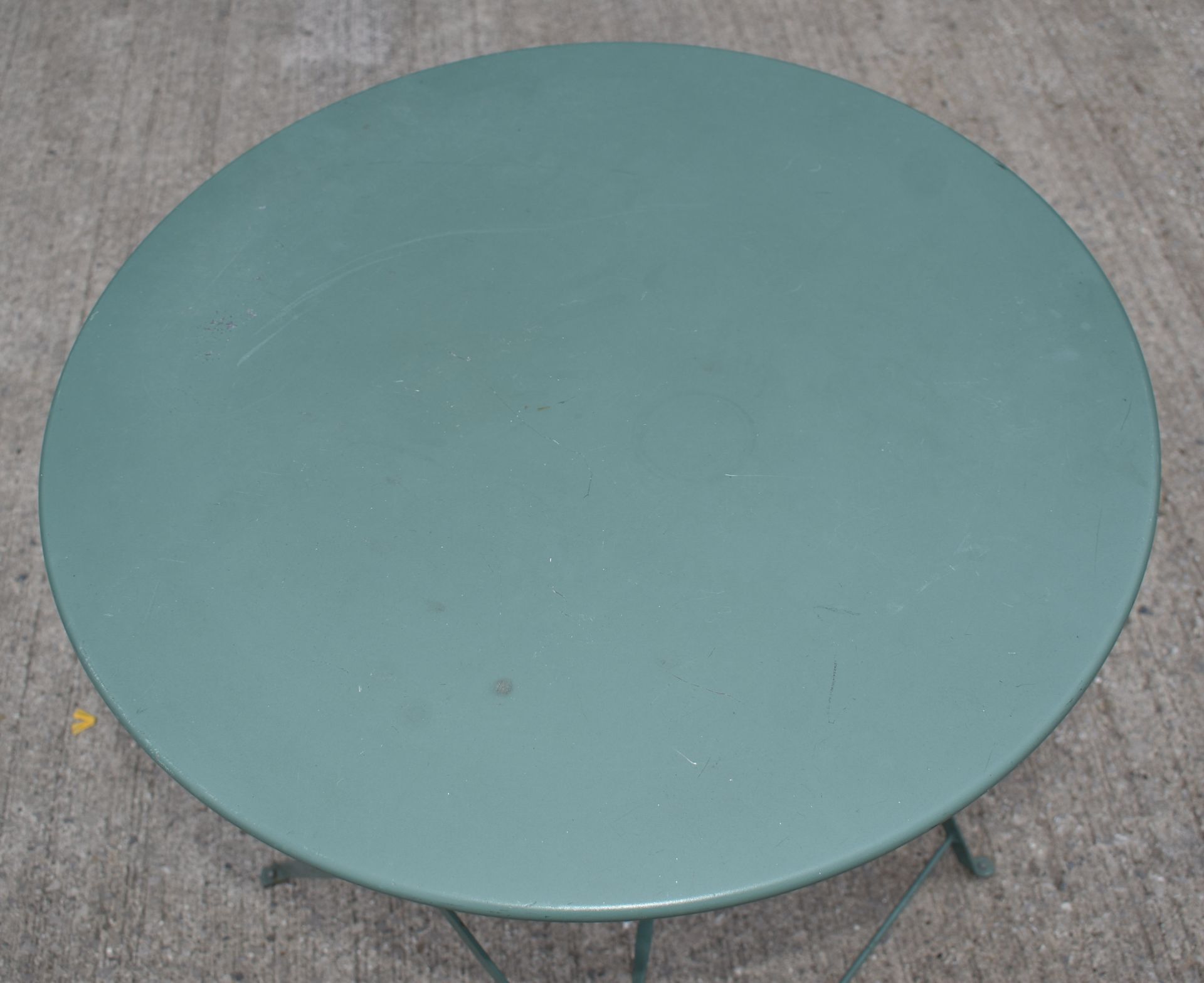 1 x Round Foldaway Green Metal Garden Table - 60 (D) x 71 (H) cms - Ref: K235 - CL905 - Location: Al - Image 8 of 10