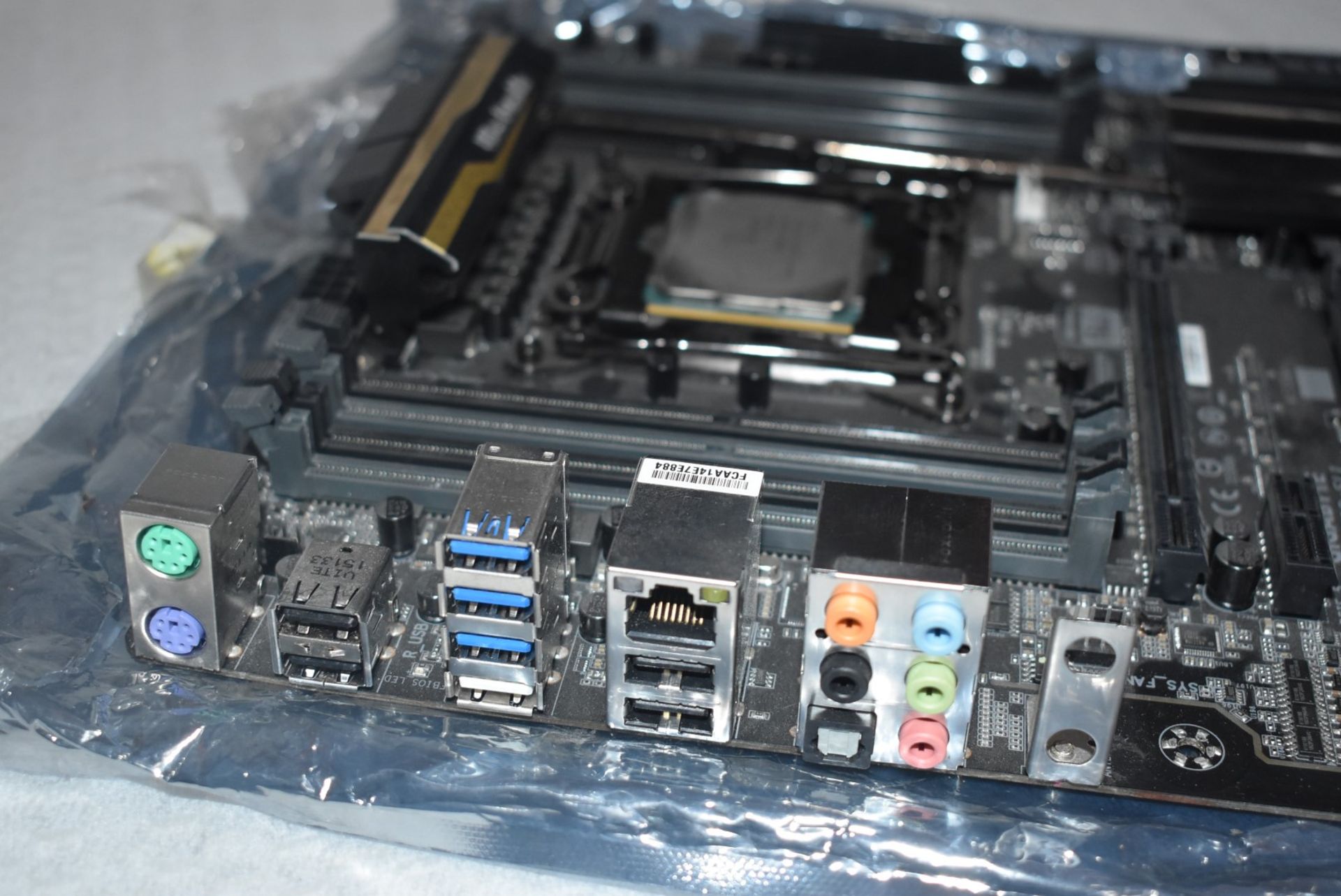 1 x Gigabyte GA-X99-SLI Motherboard With an Intel Core i7-5820k Processor - Image 5 of 5