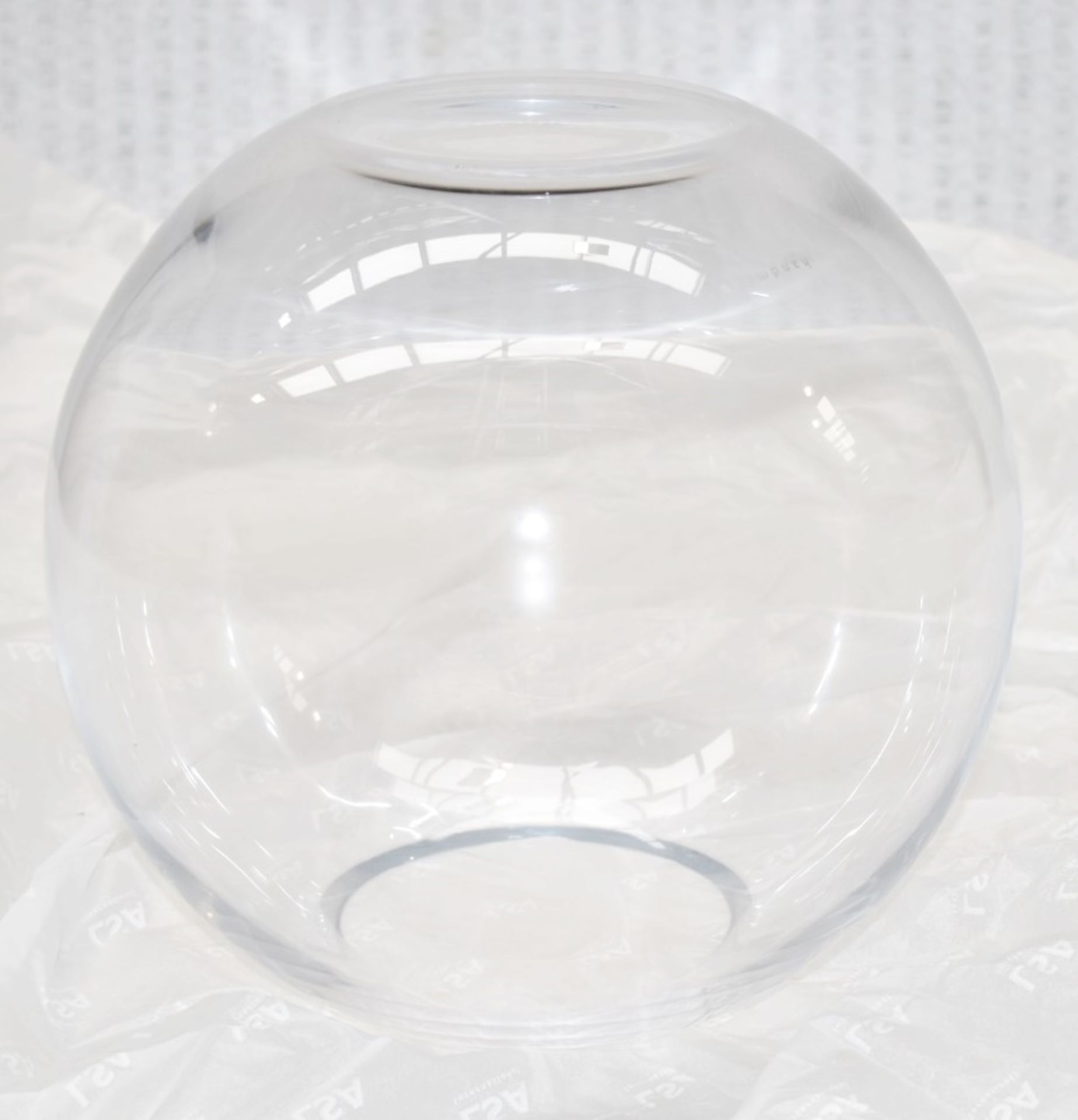 1 x LSA 'Globe' Luxury Mouthblown Glass Spherical Flower Vase, 24cm - Original Price £50.00 - Boxed - Image 4 of 4