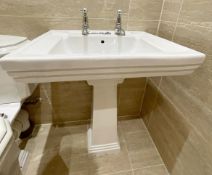 1 x Traditional Style Ceramic Sink and Pedestal - Ref: FRNT/BD - CL896 - NO VAT ON THE HAMMER -
