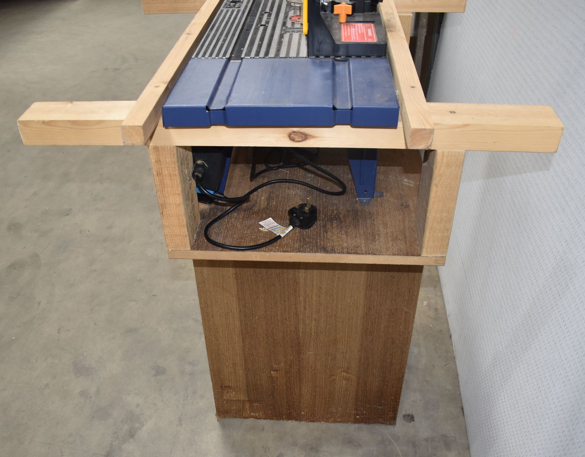 Wolf Router Table and 1200W Wolf Router on Handmade Wooden Workbench - 100(w) x 82(d) x 99(h) cm - - Image 11 of 19